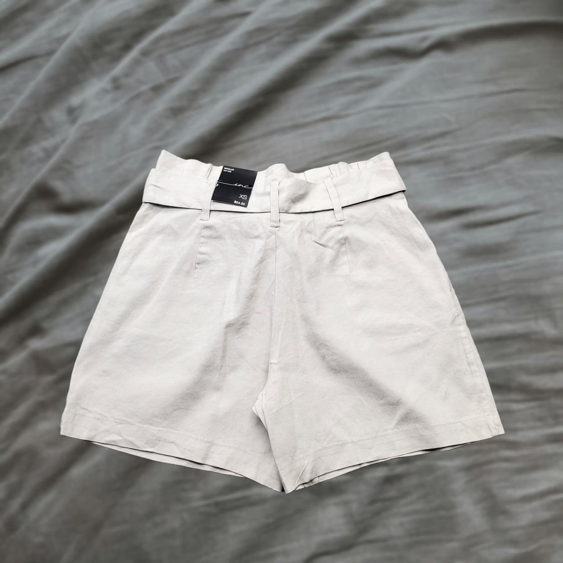 Vintage INC International Concepts Paperbag Shorts Womens XS Tan Regular Fit Mid Rise Size 26" / US 2 / IT 38 - 1 Thumbnail