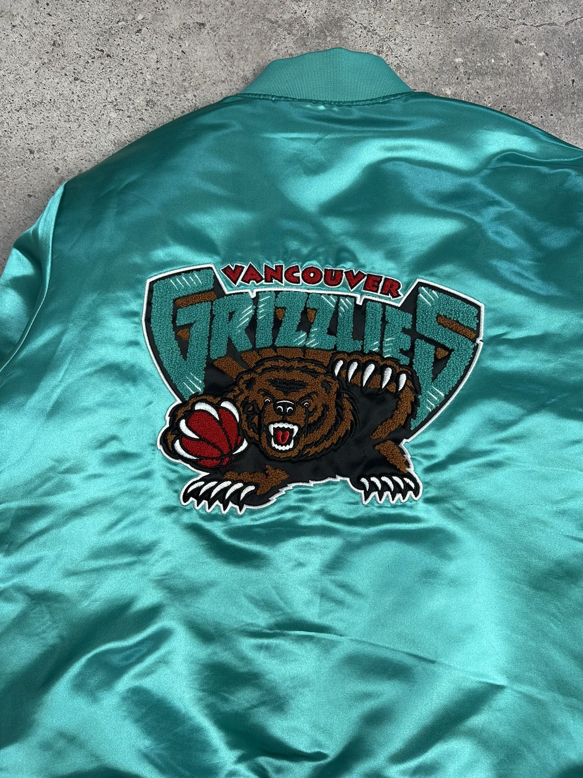 Mitchell & Ness × NBA Vintage Mitchell & Ness Grizzlies NBA Bomber Jacket Size US M / EU 48-50 / 2 - 7 Thumbnail