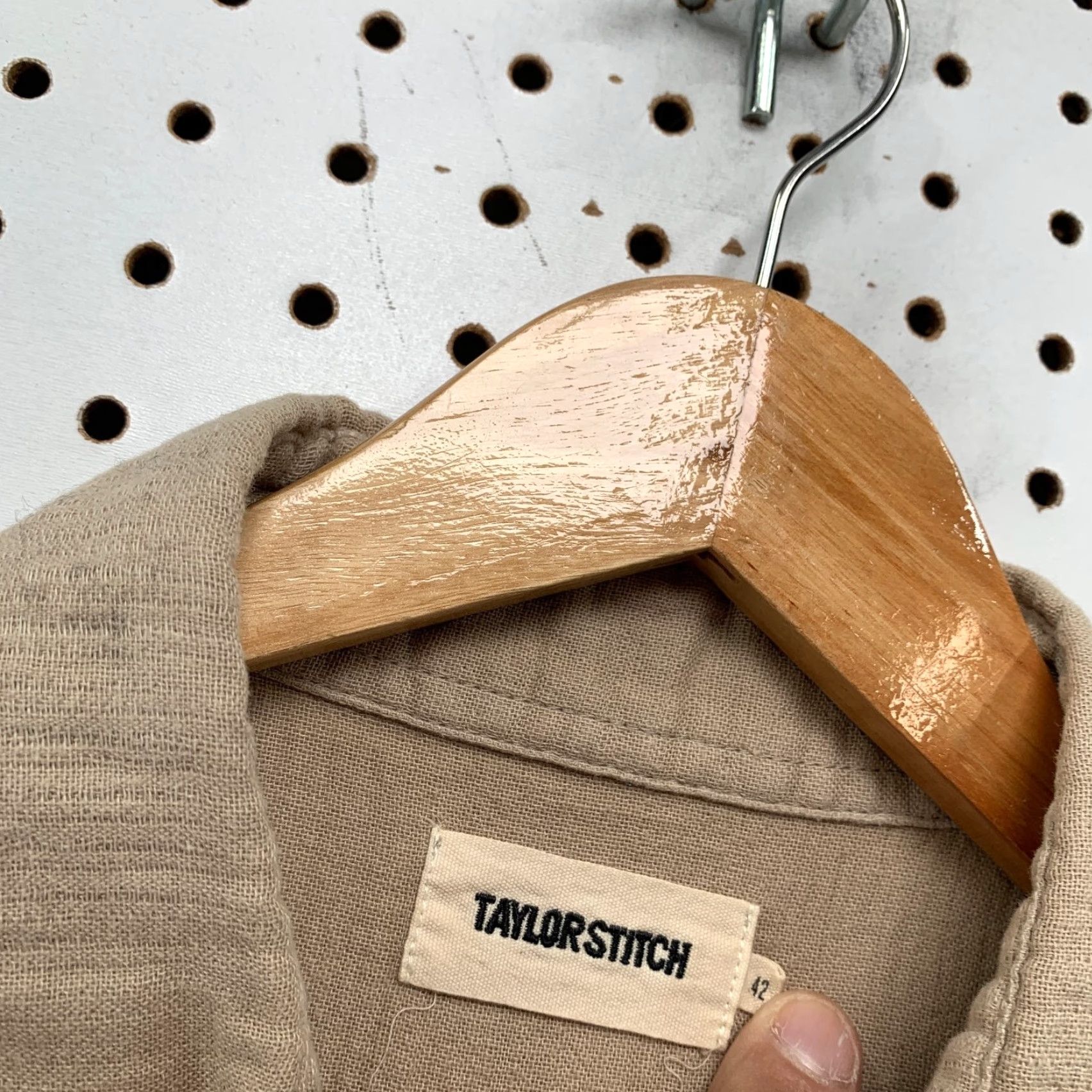 Taylor Stitch Taylor Stitch Button Shirt Mens Large Beige Long Sleeve Distressed Button-Up Shirt Size US L / EU 52-54 / 3 - 4 Thumbnail
