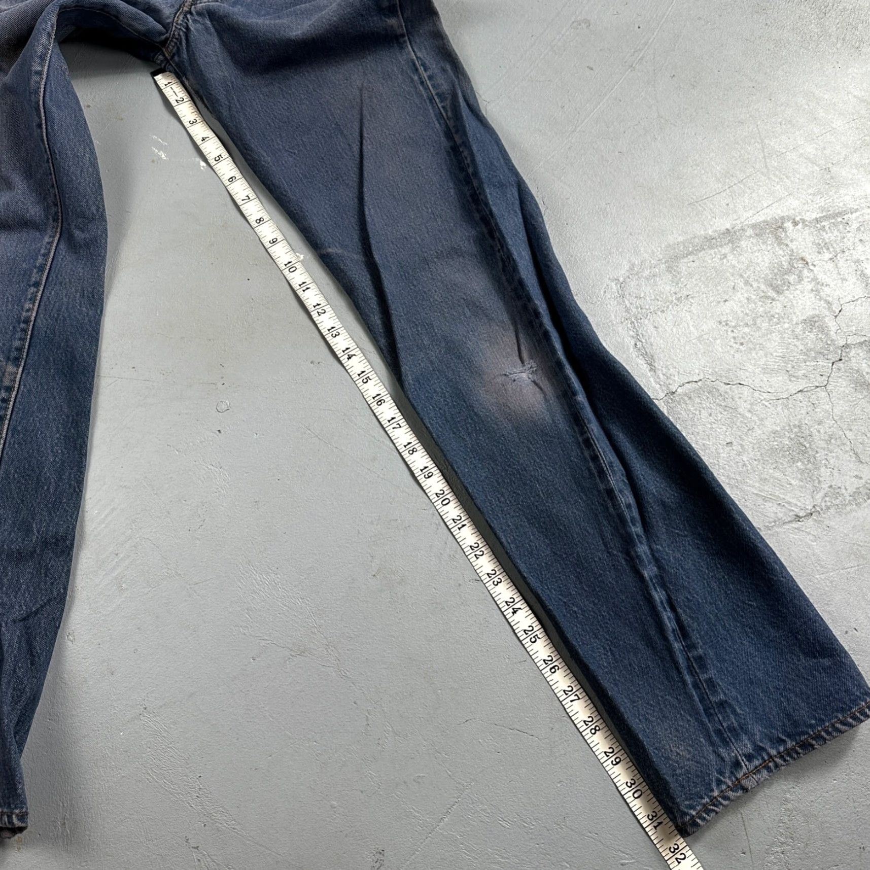 Levi's VINTAGE Levi's 501 Jeans Men 28 Blue 80s USA Straight Fit Distressed Denim Size US 28 / EU 44 - 6 Thumbnail