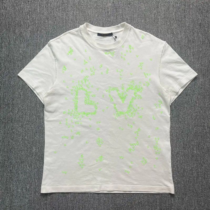 Louis Vuitton Louis Vuitton Men's Cotton T-Shirt in White 0089 Size US M / EU 48-50 / 2 - 1 Thumbnail