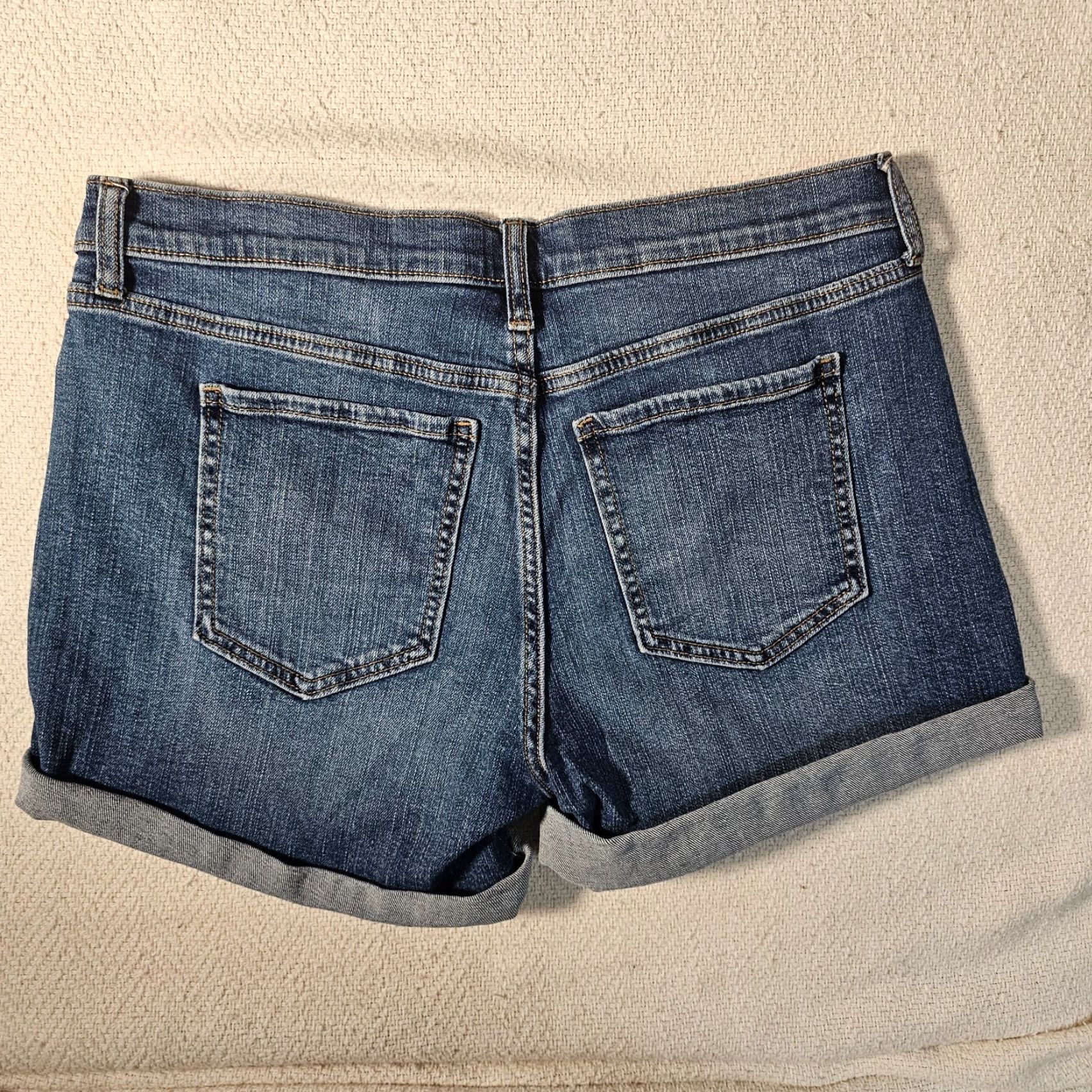 Banana Republic VINTAGE Banana Republic Denim Jeans Shorts Woman Sailor Beach Travel 4" 3Inseam Blue Adult Regular Size 4 Mens Womens? Size 27" / US 4 / IT 40 - 8 Thumbnail