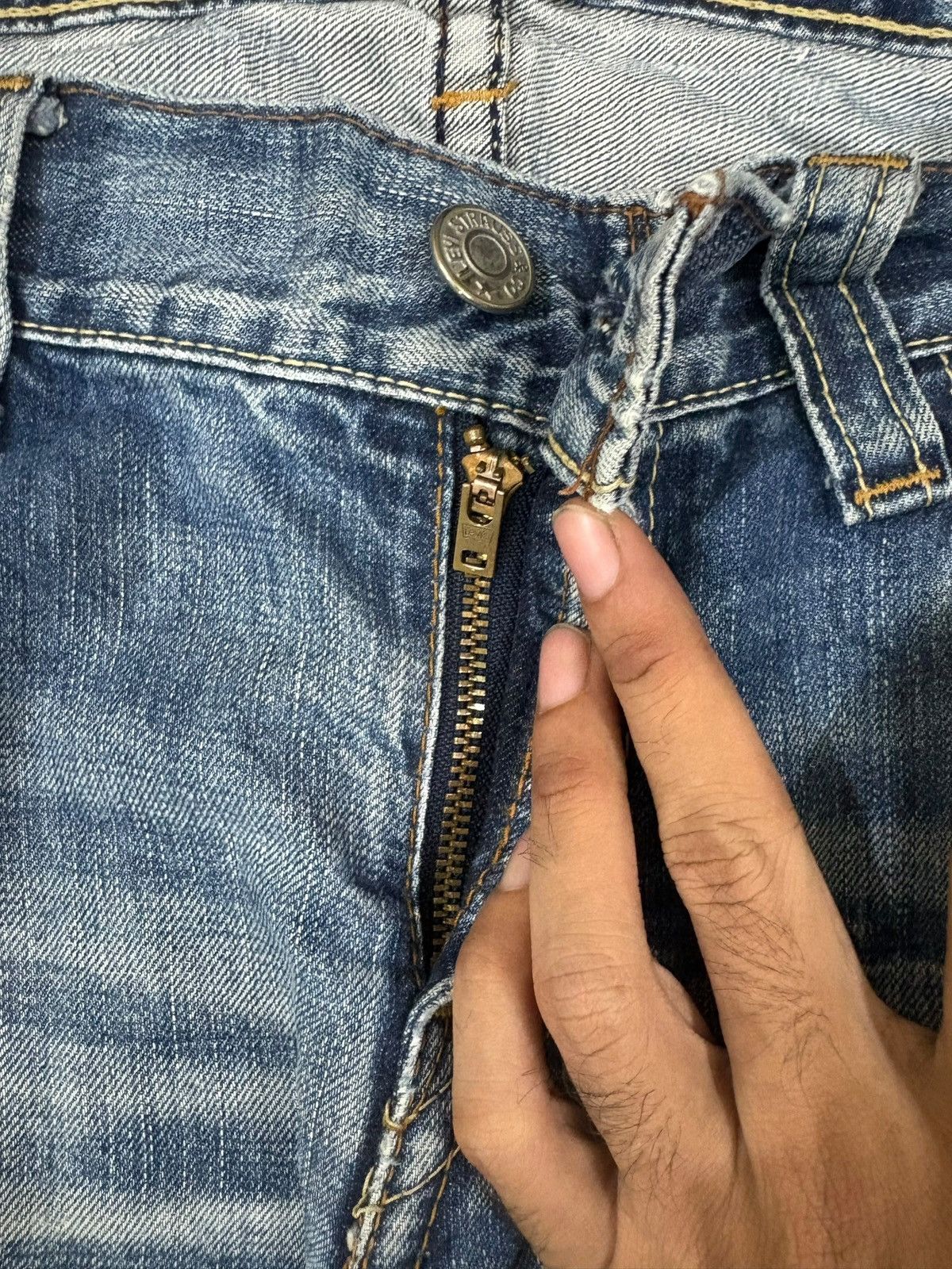 Vintage 90s Levis 507 Blue Wash Distressed Flare Jeans