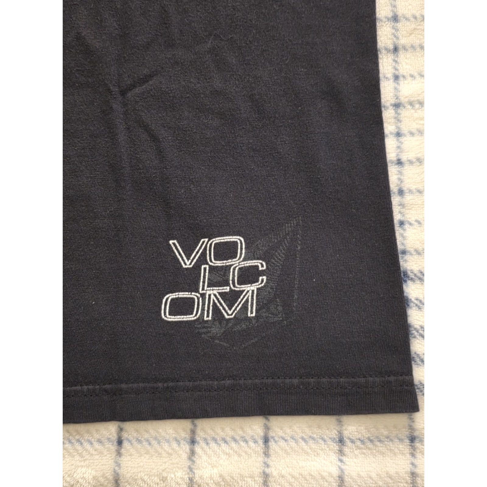 Volcom Vtg Y2K Volcom Big Logo Graphic T Shirt Back Hit Black Mens Medium Skater Surf Graphic 90s Grunge Logo Crew Neck Short Sleeve Cotton T-Shirt Size US M / EU 48-50 / 2 - 5 Thumbnail