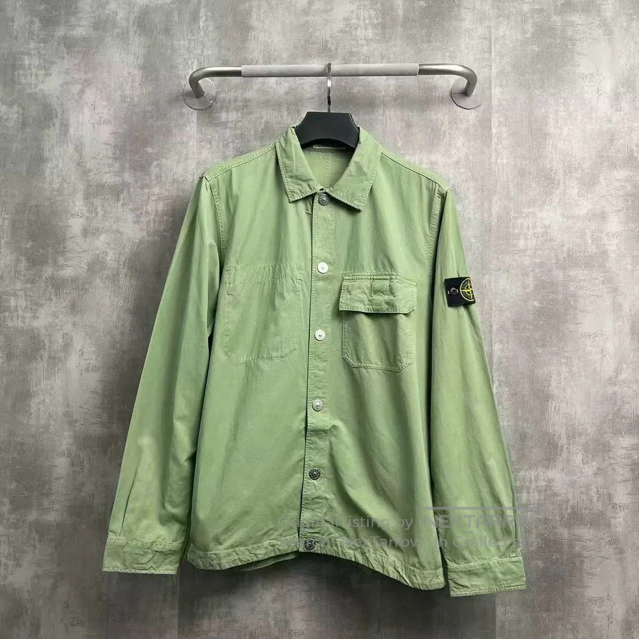 Stone Island Stone Island Classic Badge Poplin Jacket. Size US XL / EU 56 / 4 - 1 Thumbnail