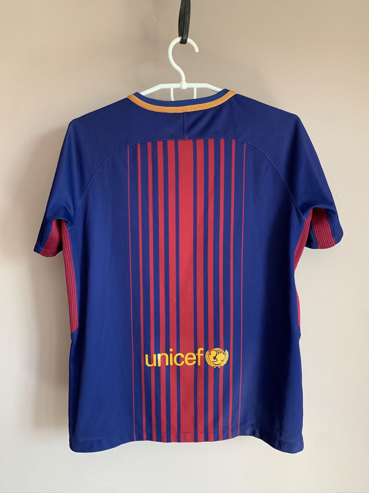 Nike Barcelona 2017 Home Football Shirt Nike Soccer Jersey Sz XS Size US S / EU 44-46 / 1 - 2 Thumbnail