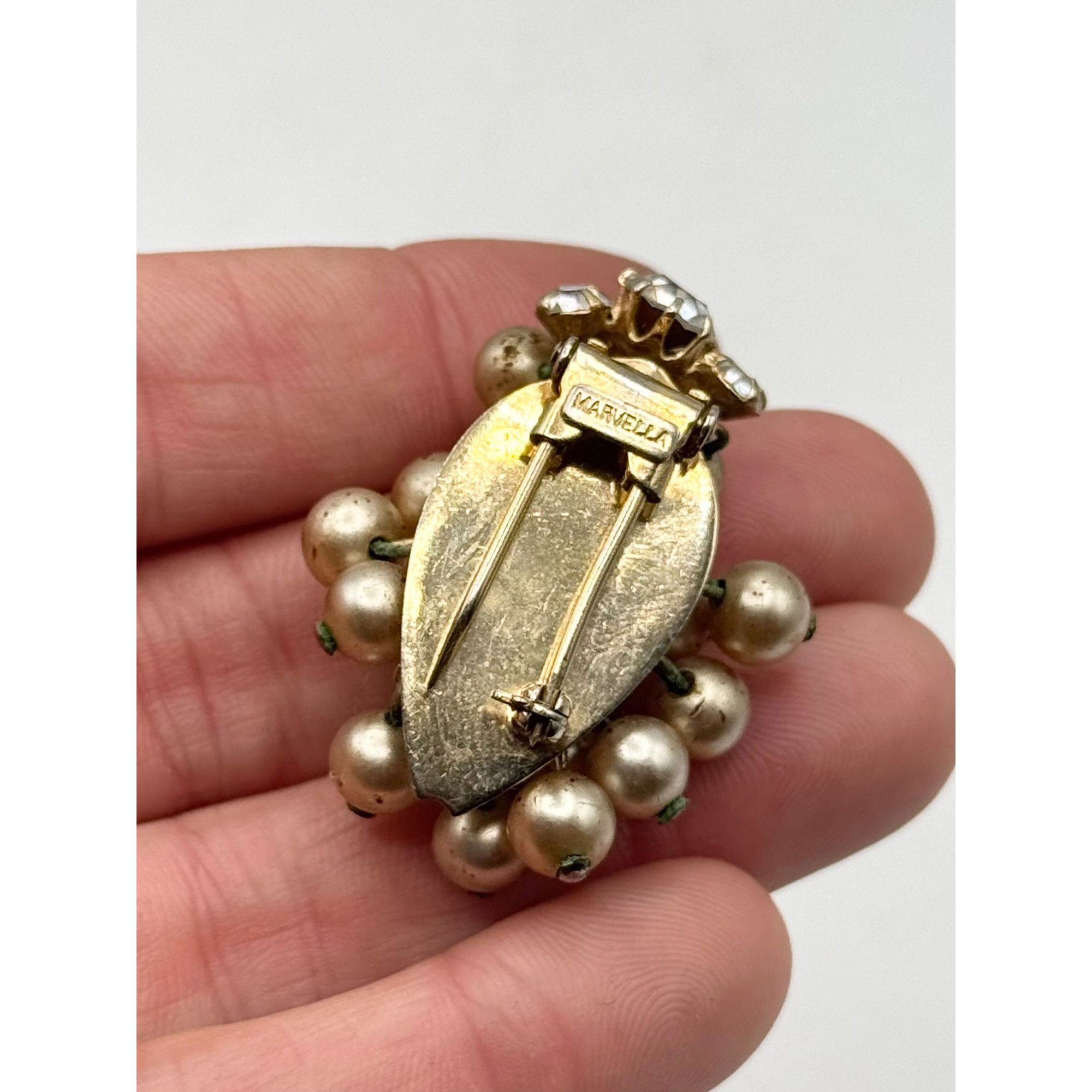Vintage Marvella Estate Glass Pearl Beaded Vintage Fur Clip Pin Size ONE SIZE - 5 Thumbnail