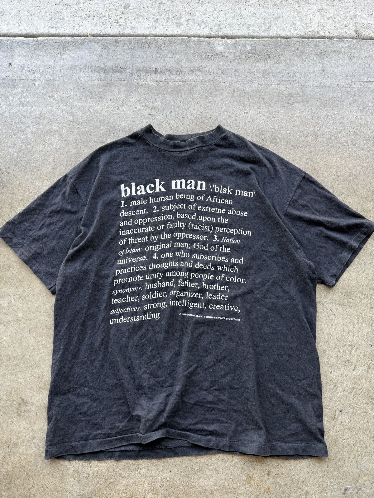 Vintage vintage 90s black man tee Size US XL / EU 56 / 4 - 1 Thumbnail