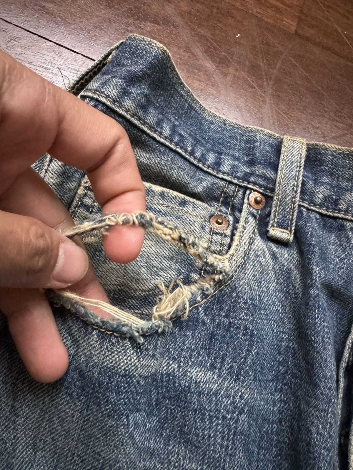 Levi's VINTAGE LEVI'S 702-XX BIG E DISTRESSED SELVEDGE JEANS Size US 31 - 12 Thumbnail