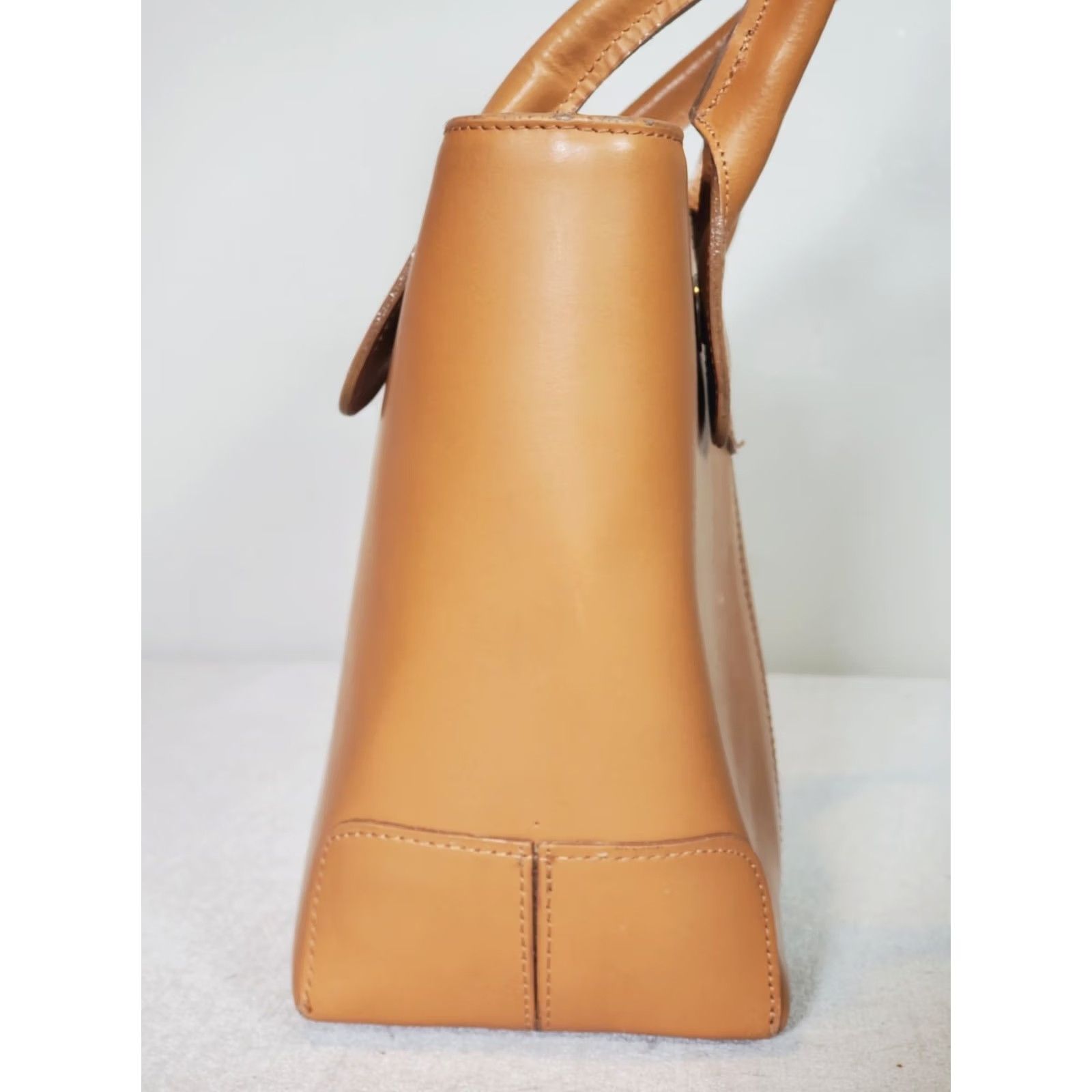 Vintage VINTAGE Tod's Small Tote Handbag Smooth Light Brown Leather Womens Tote Bag Size ONE SIZE - 4 Thumbnail