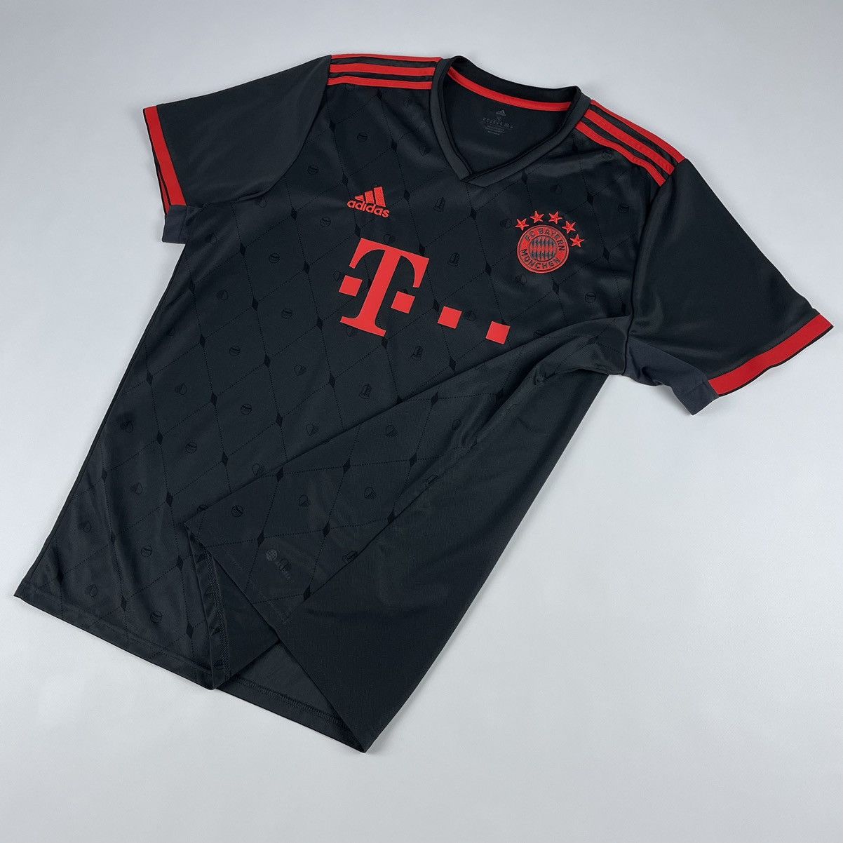 Adidas Adidas FC Bayern Munchen 2022/23 Soccer Jersey Football Tee Size US XL / EU 56 / 4 - 5 Thumbnail