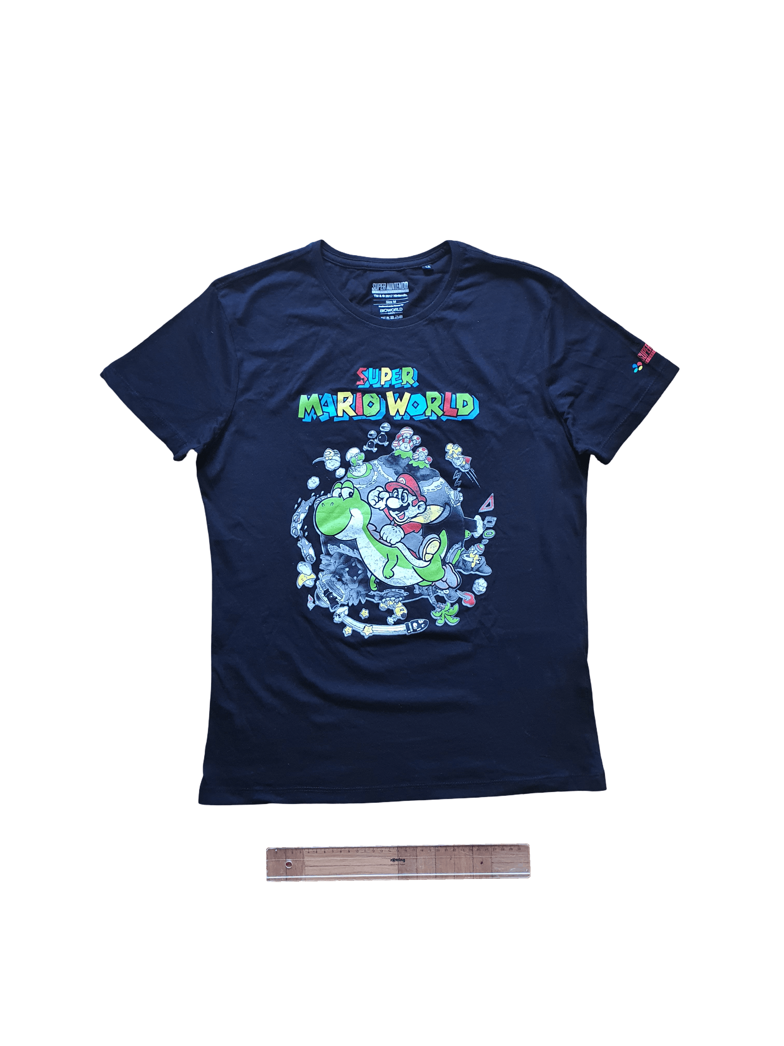 Nintendo BIOWORLD - Super Mario World (SNES) Graphic T-Shirt - 2017 Size US M / EU 48-50 / 2 - 1 Thumbnail
