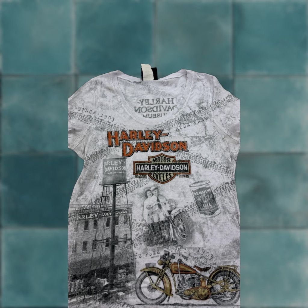 Harley Davidson VINTAGE Harley-Davidson Museum Shirt Womens XL Gray Graphic Motors Milwaukee 2013 Mens Womens Size XL / US 12-14 / IT 48-50 - 1 Thumbnail