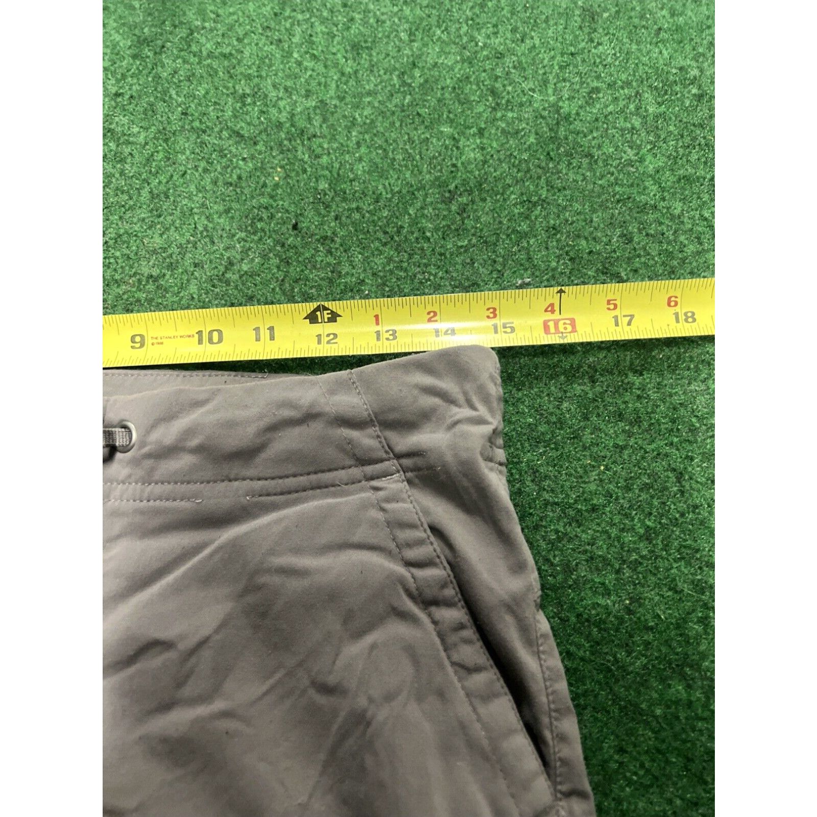 Vintage Columbia Women’s Capri Size 6 Grey Outdoor Hiking Camping Size ONE SIZE - 6 Thumbnail