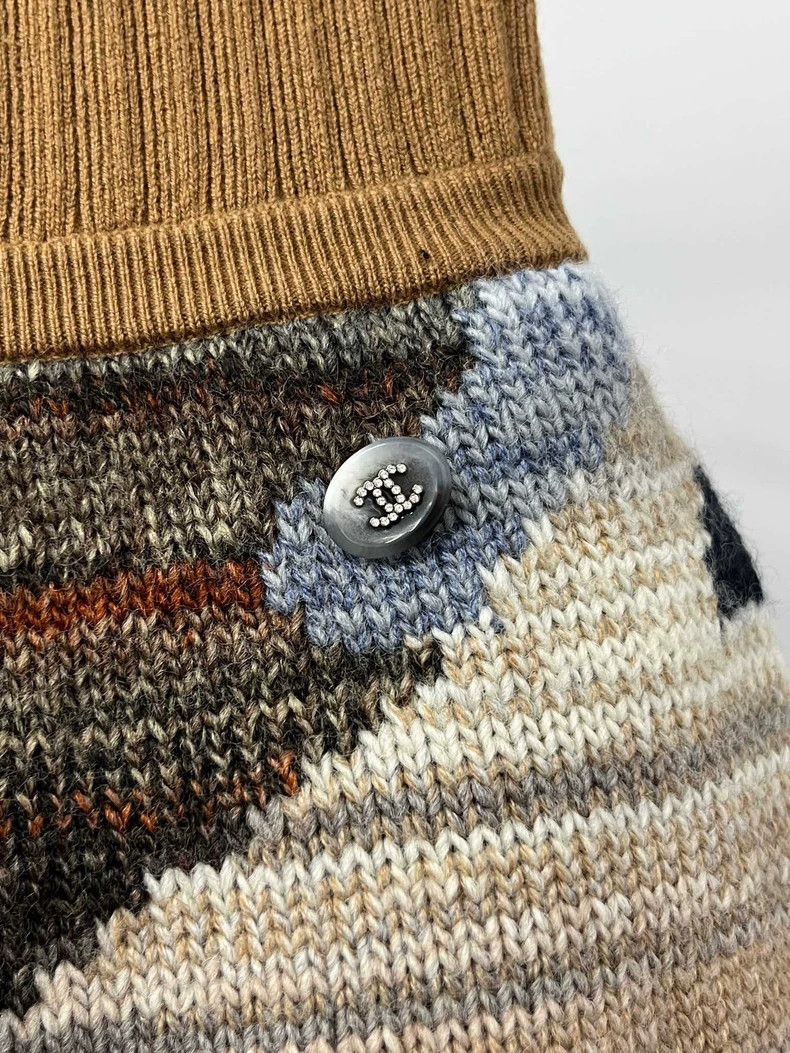 Chanel Chanel 24A high-end handicraft workshop cashmere contrast Size XS / US 0-2 / IT 36-38 - 4 Thumbnail