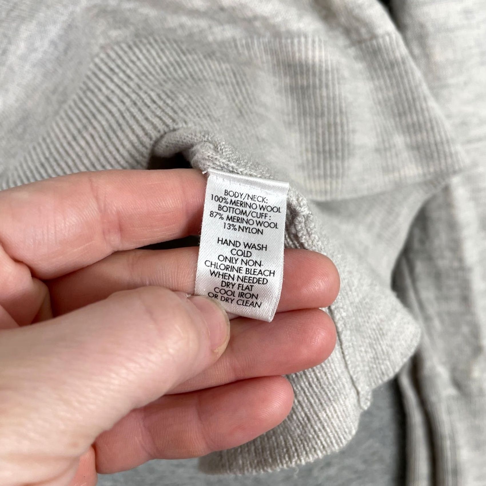 Calvin Klein Calvin Klein V-Neck Sweater Mens M Gray Merino Wool Pullover Regular Knitted Size US M / EU 48-50 / 2 - 3 Thumbnail