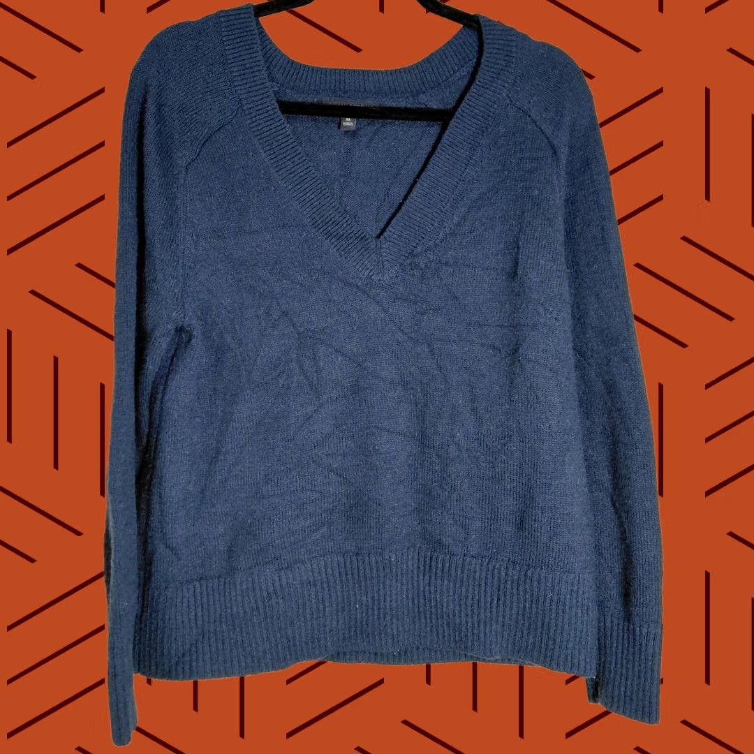 Banana Republic BANANA REPUBLIC Knit Wool Sweater Size M Blue Solid Long Sleeve Size M / US 6-8 / IT 42-44 - 1 Thumbnail