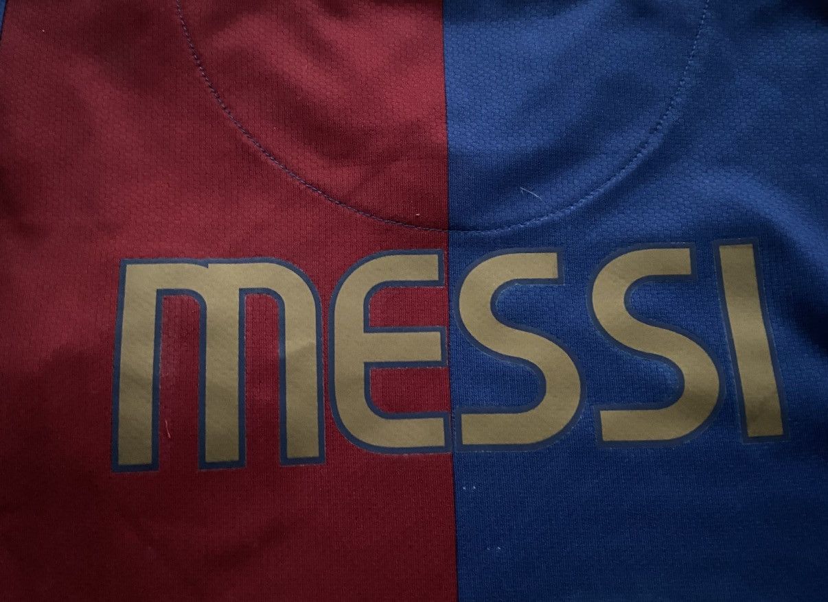 Vintage Messi 2006-2007 Kit F.C Barcelona #19 (Like New) Size US M / EU 48-50 / 2 - 23 Thumbnail