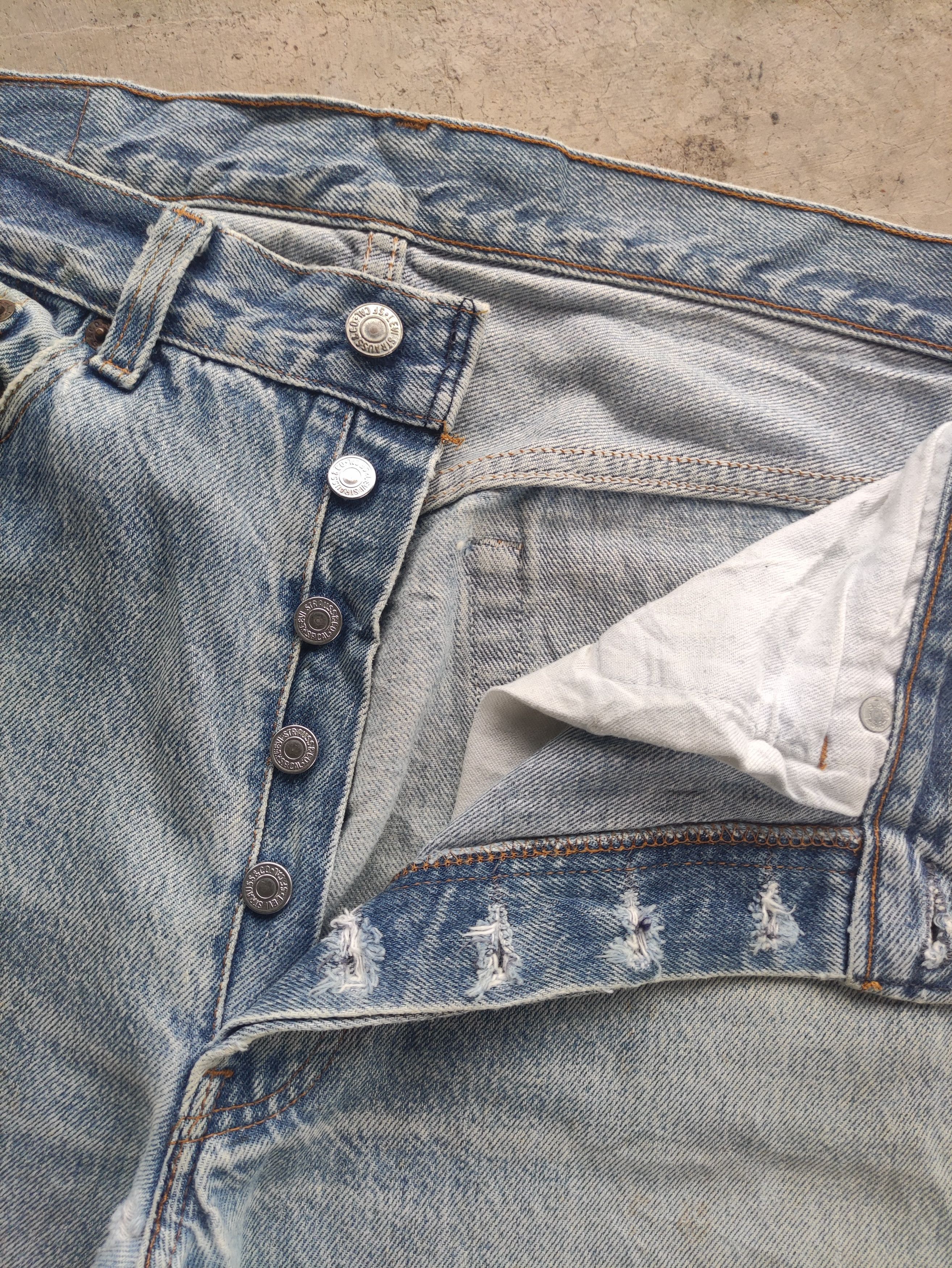 Japanese Brand Vintage Japanese Button Jean Distressed Faded Denim Size US 32 / EU 48 - 5 Thumbnail