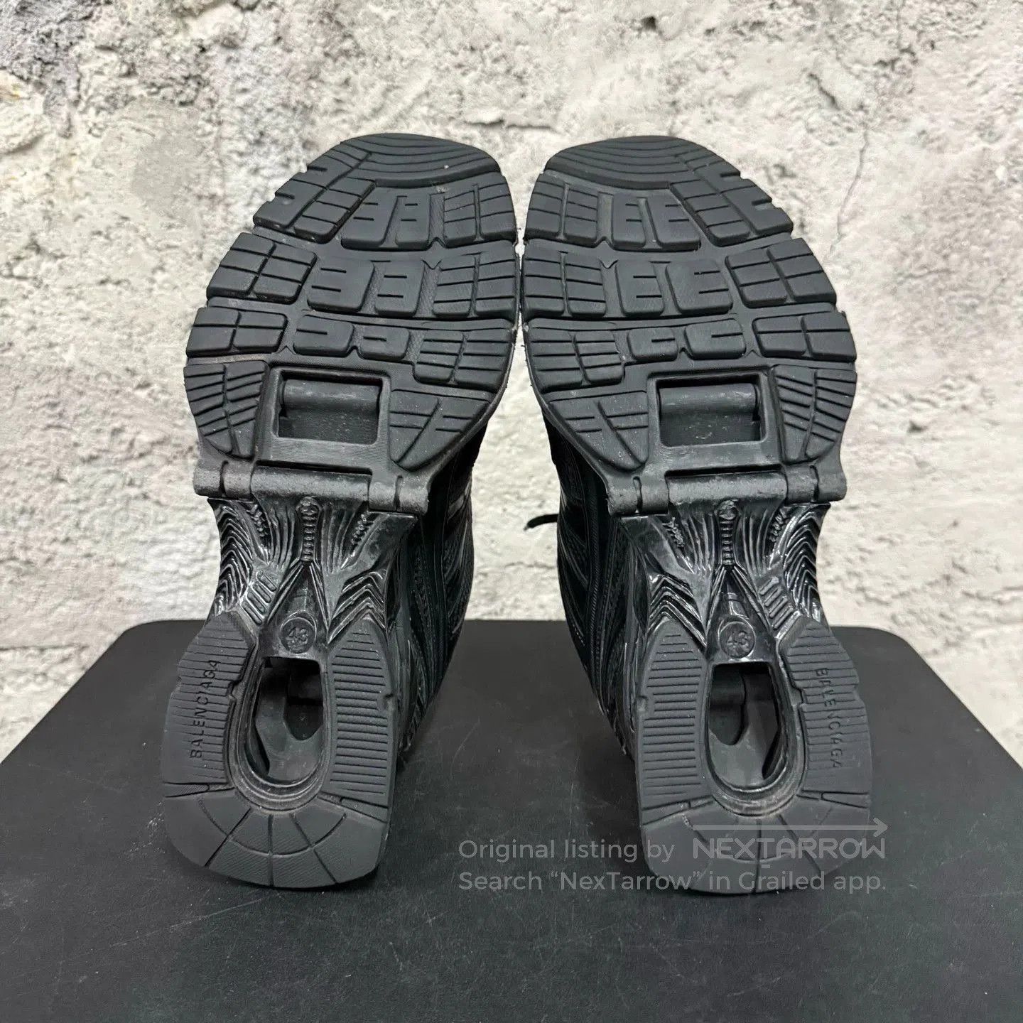 Balenciaga Black Low-Top Sneakers with Structured Supportive Sole. Size US 10 / EU 43 - 7 Thumbnail