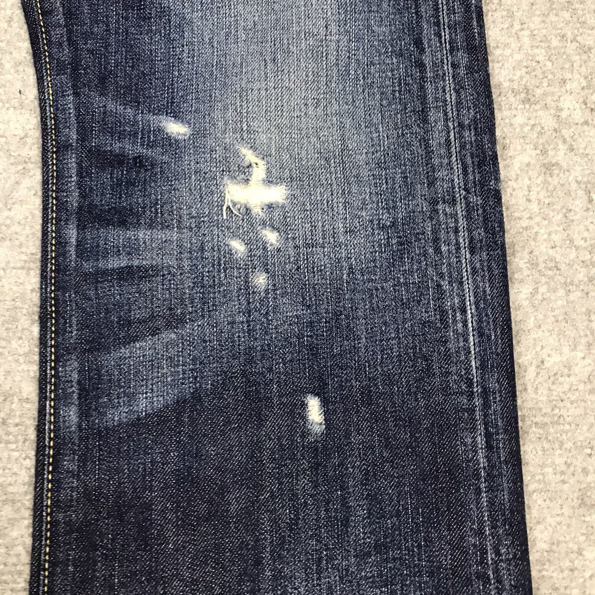 JAPAN UNIQLO DISTRESSED STYLE DENIM BLUE JEANS PANTS