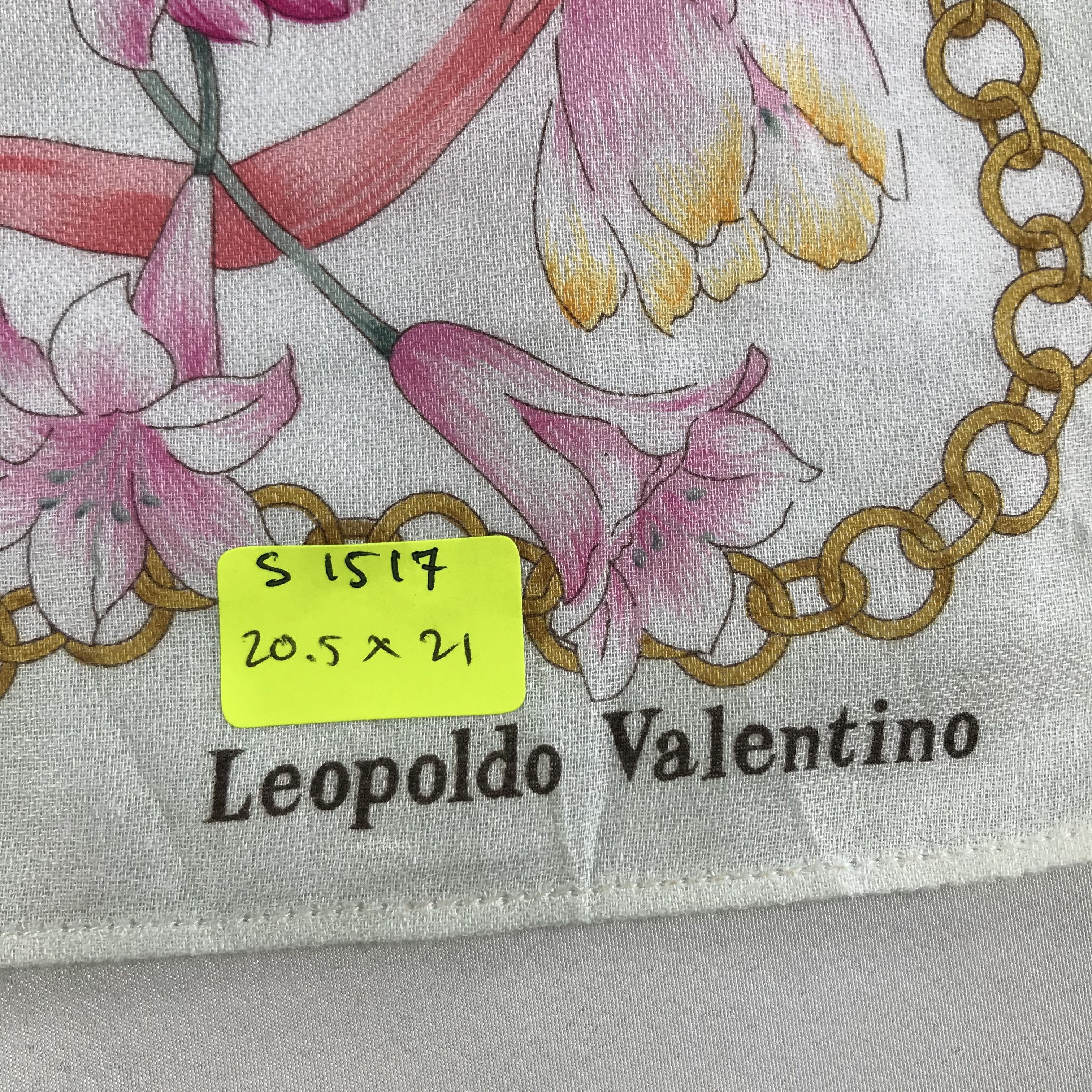 Vintage Leopoldo Valentino Bandana / Handkerchief/Neckerchief -S1517 Size ONE SIZE - 5 Thumbnail