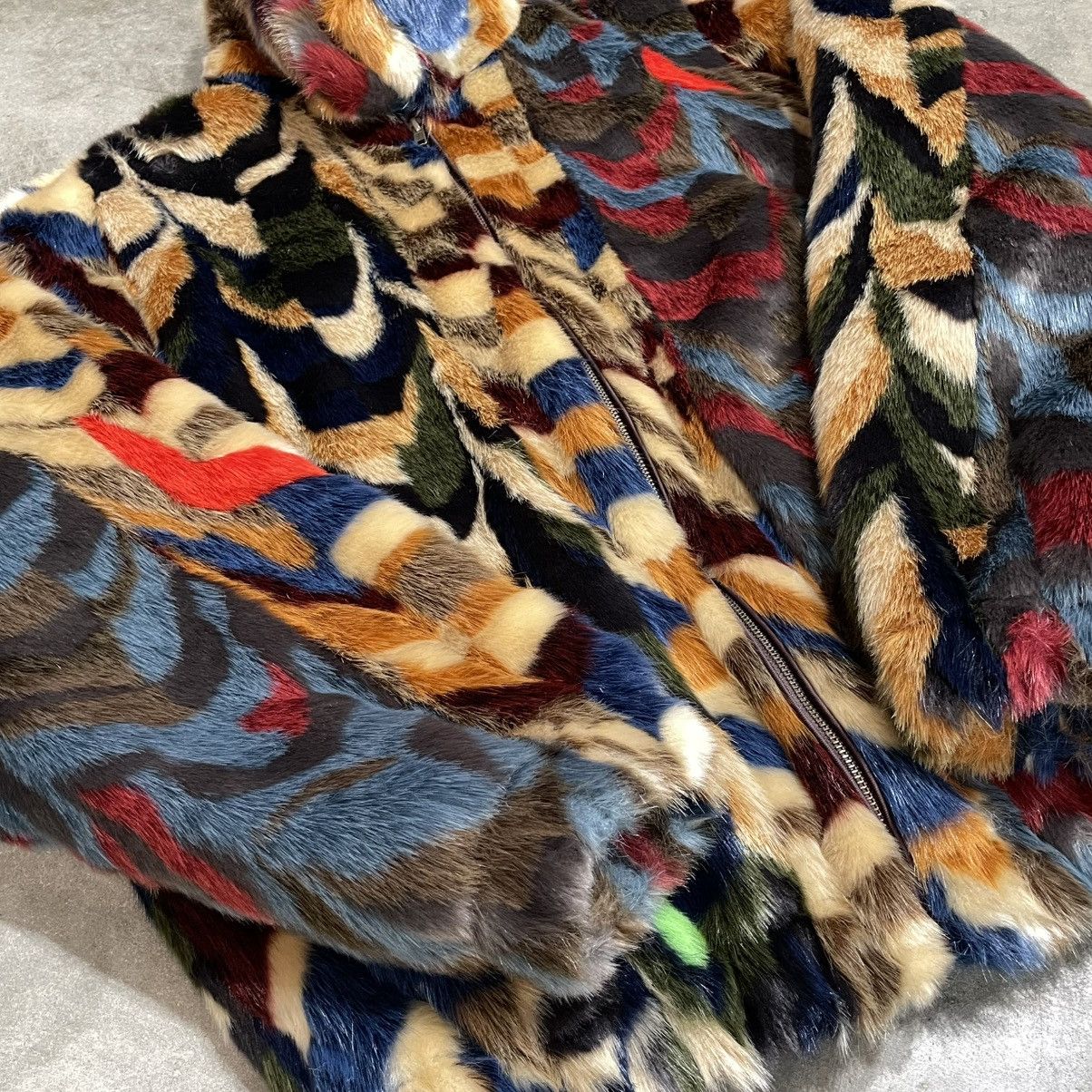 Supreme Supreme fuax fur striped patch pattern rainbow all colors Size US XXL / EU 58 / 5 - 4 Thumbnail