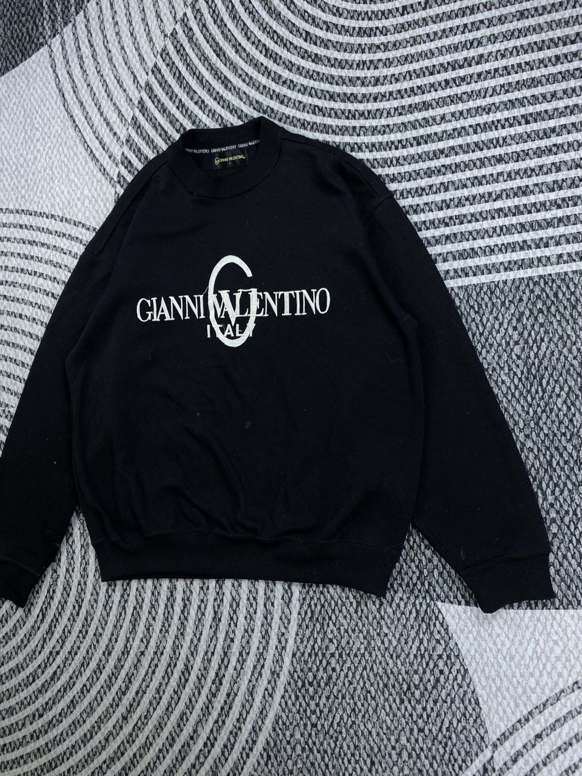 Gianni Valentino Vintage Gianni Valentino Big Spell Out Sweatshirt Size US M / EU 48-50 / 2 - 4 Thumbnail