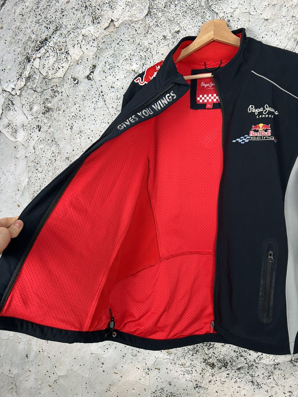Vintage Vintage Red Bull Infiniti Tech Racing Jacket Softshell Size US XL / EU 56 / 4 - 7 Thumbnail