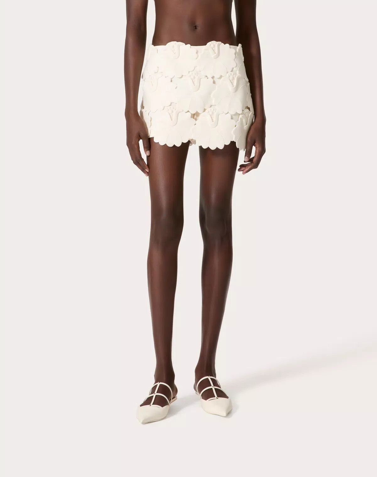 Valentino o1s1wg110525 Embroidered Crepe Couture Skort in White Size 27" / US 4 / IT 40 - 4 Thumbnail