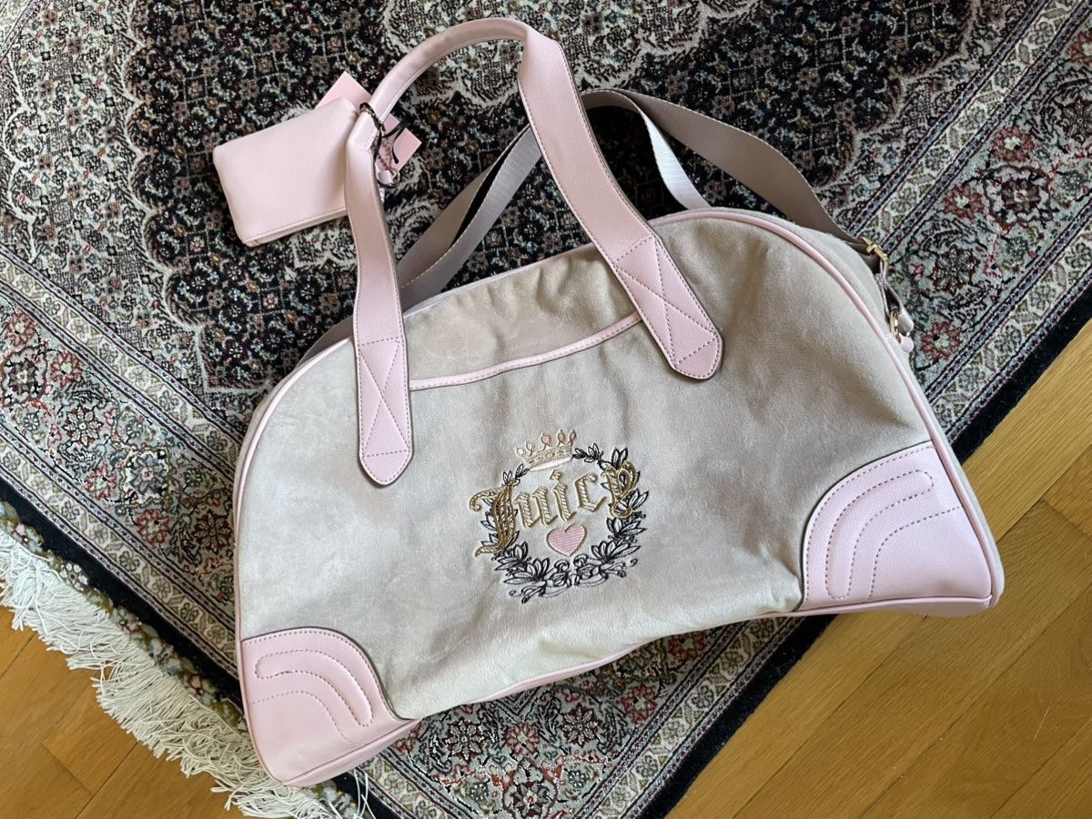 Juicy Couture Juicy Couture Velour Heritage Weekender Duffle Bag Size ONE SIZE - 7 Thumbnail