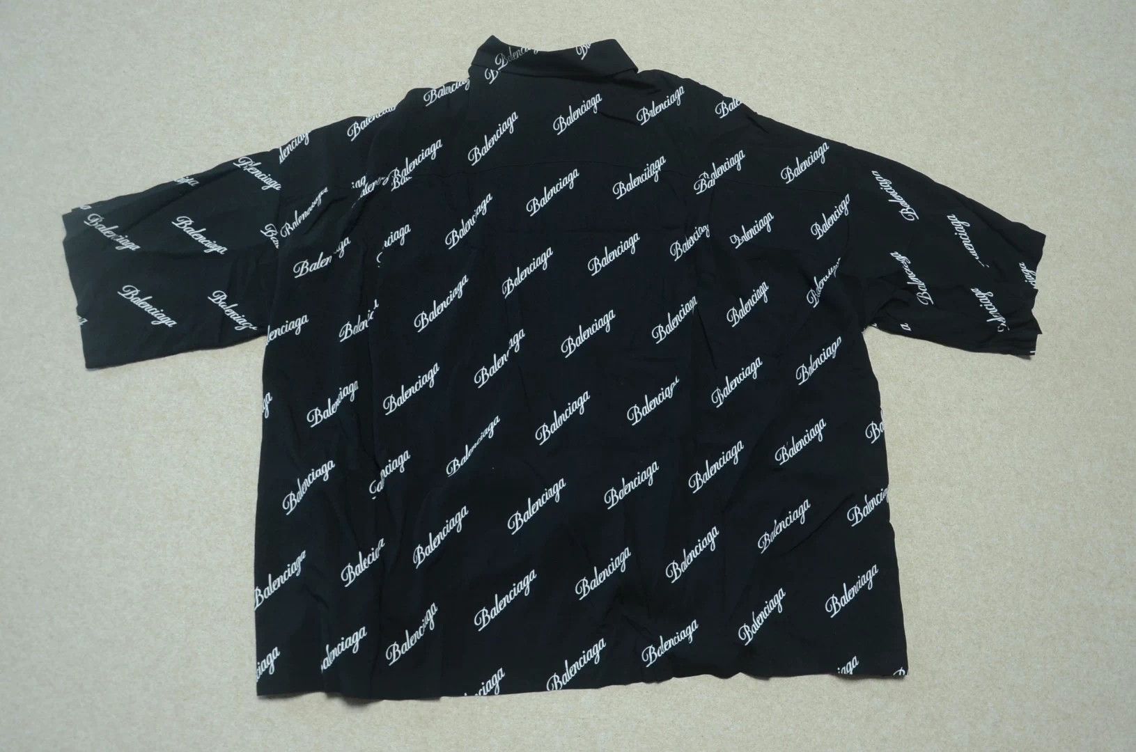 Balenciaga Balenciaga full logo black silk short sleeve shirt Size US M / EU 48-50 / 2 - 4 Thumbnail