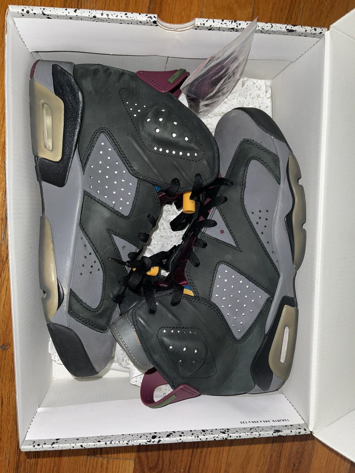 Jordan Brand Jordan 6 Bordeaux Size US 9.5 / EU 42-43 - 1 Thumbnail