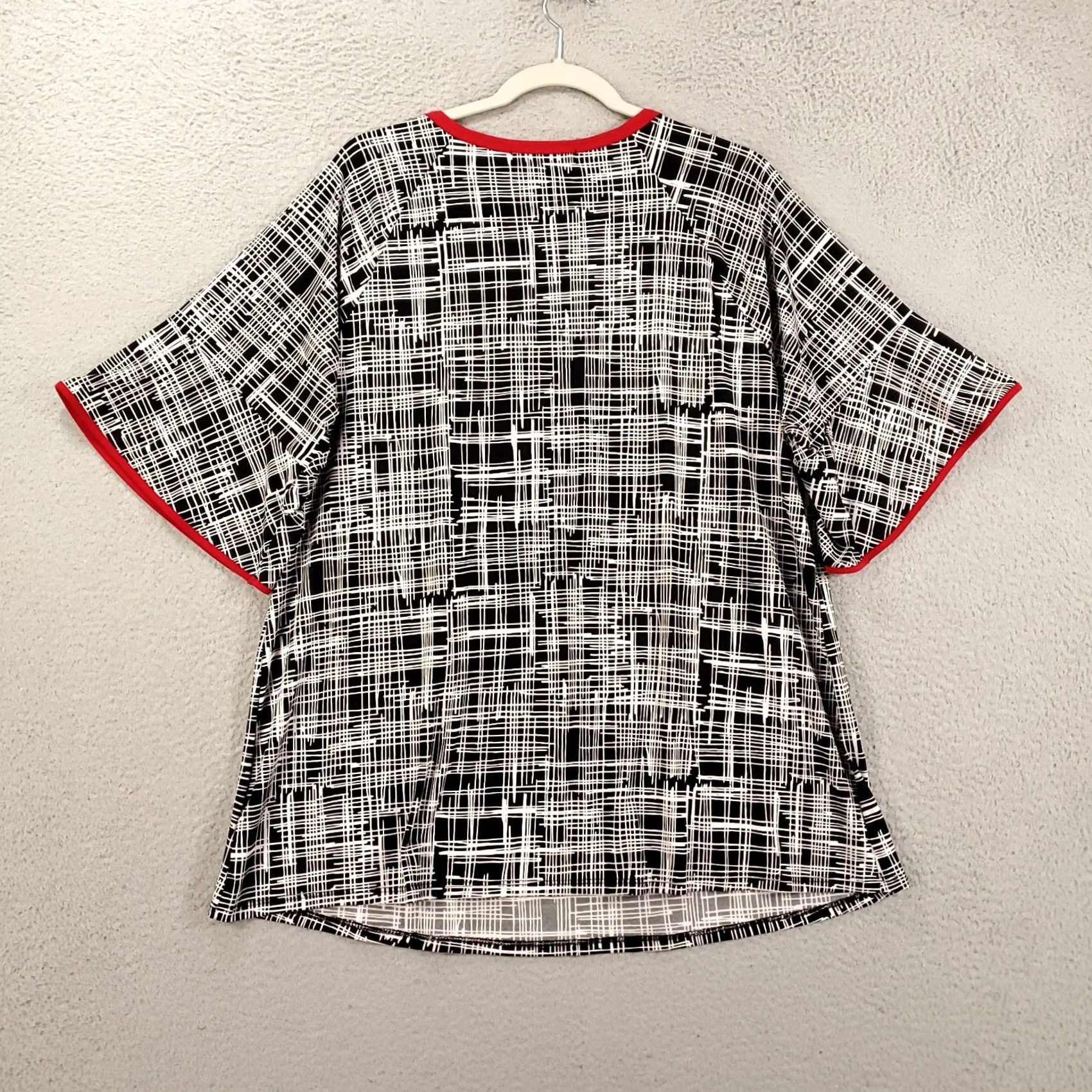 Bell Womens 2X Artsy Top Black White Geometric Red Trimmed V Neck Bell Flutter Sleeve Shirt Blouse Liz McCoy Size XXL / US 16-18 / IT 52-54 - 7 Thumbnail