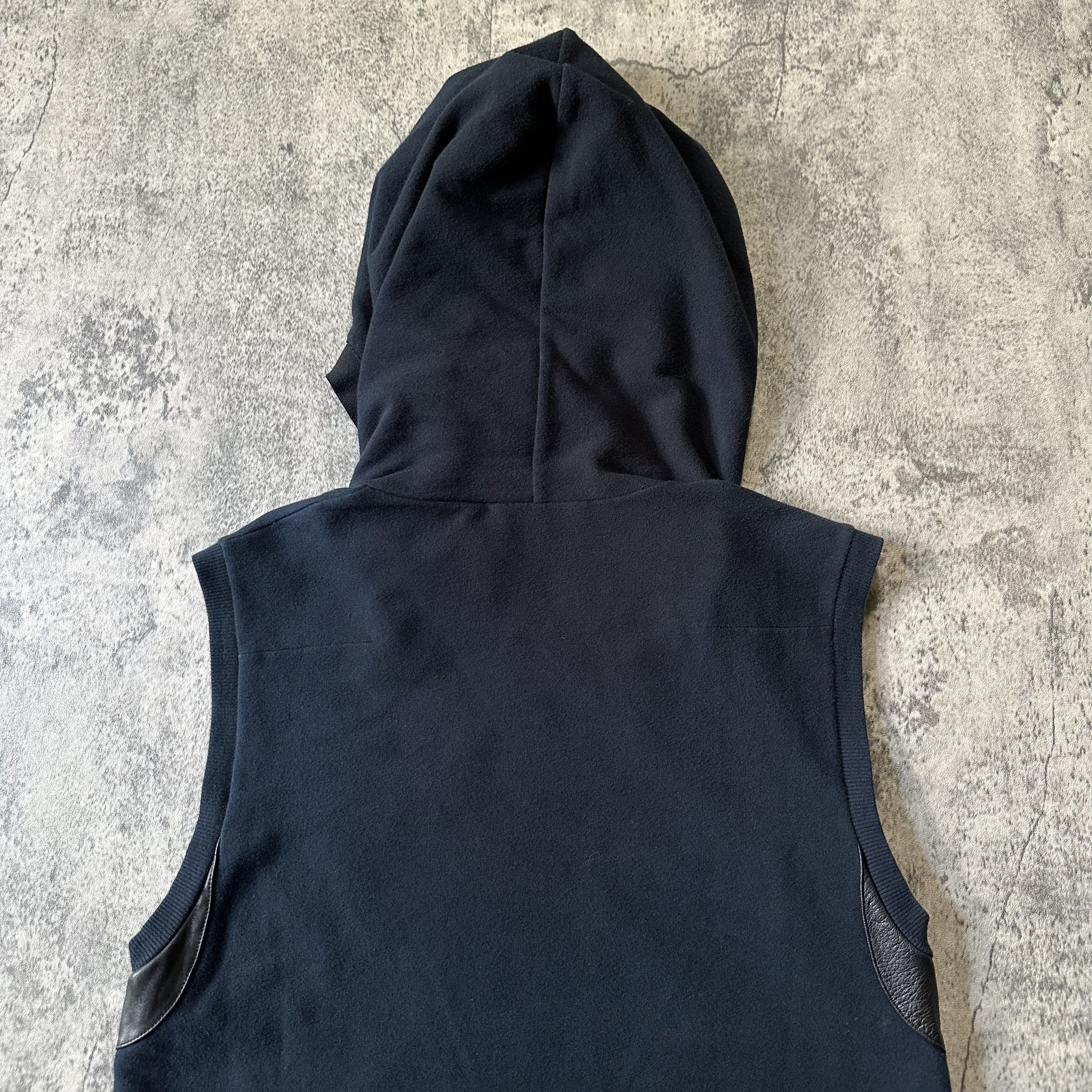 Dior AW04 ‘Leather Appliqué’ High-Neck Sleeveless Hoodie Size US S / EU 44-46 / 1 - 13 Thumbnail