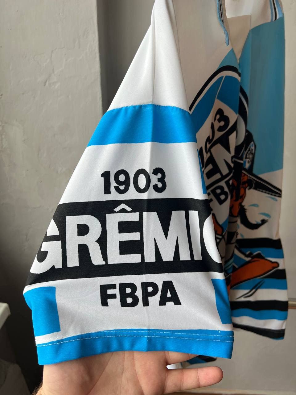 Vintage 90’S FBA GREMIO 1903 DESIGN MASCOT SOCCER JERSEY ROVIL SZ L Size US L / EU 52-54 / 3 - 9 Thumbnail