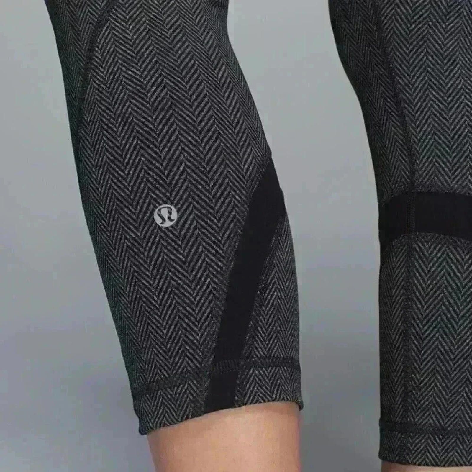 Lululemon Lululemon - Luxtreme Herringbone in Heathered Black - Size 6 Size 28" / US 6 / IT 42 - 7 Thumbnail