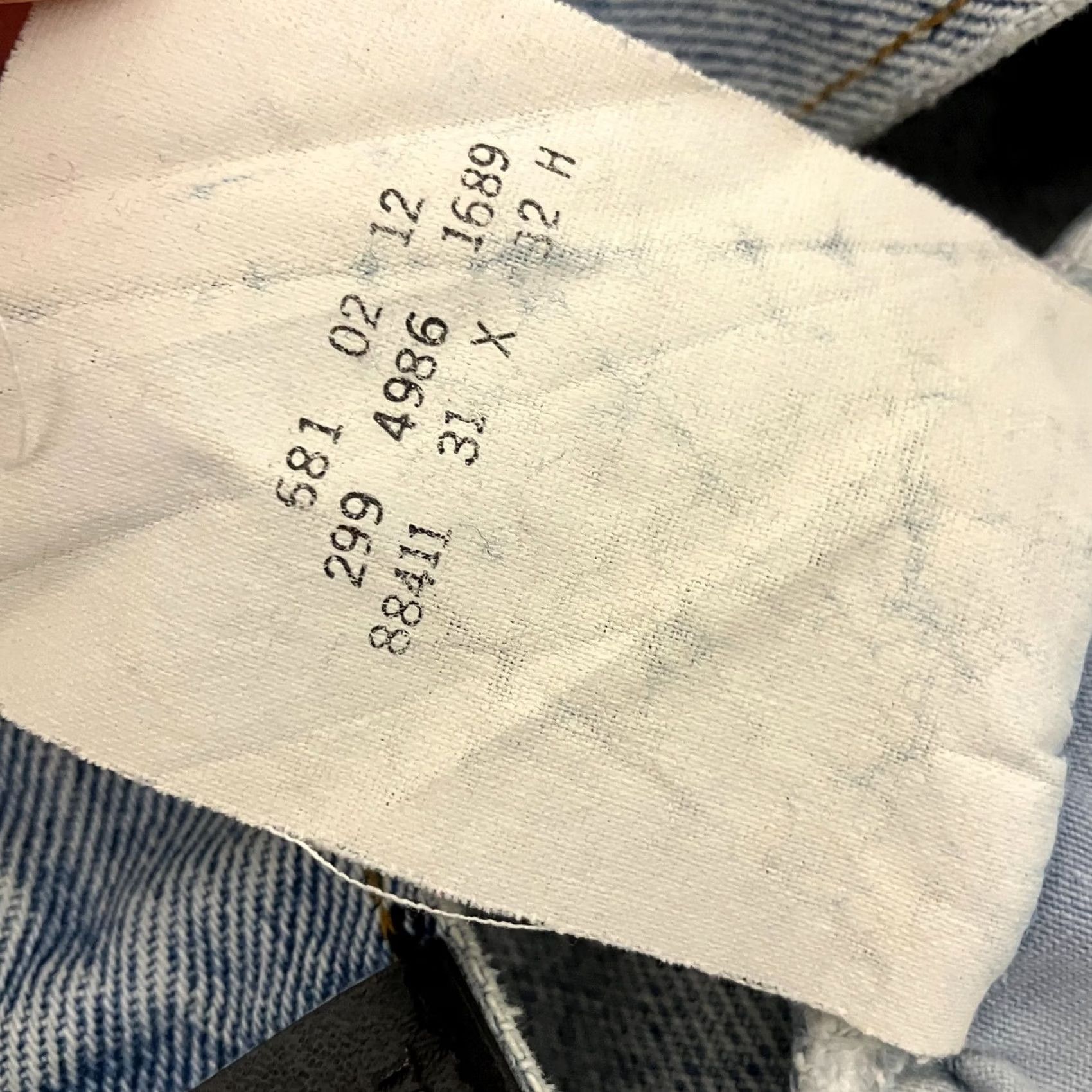Levi's Vintage Levi’s 681 Jeans Light Wash Blue Straight Leg 28W 31L Made in UK Size US 28 / EU 44 - 6 Thumbnail