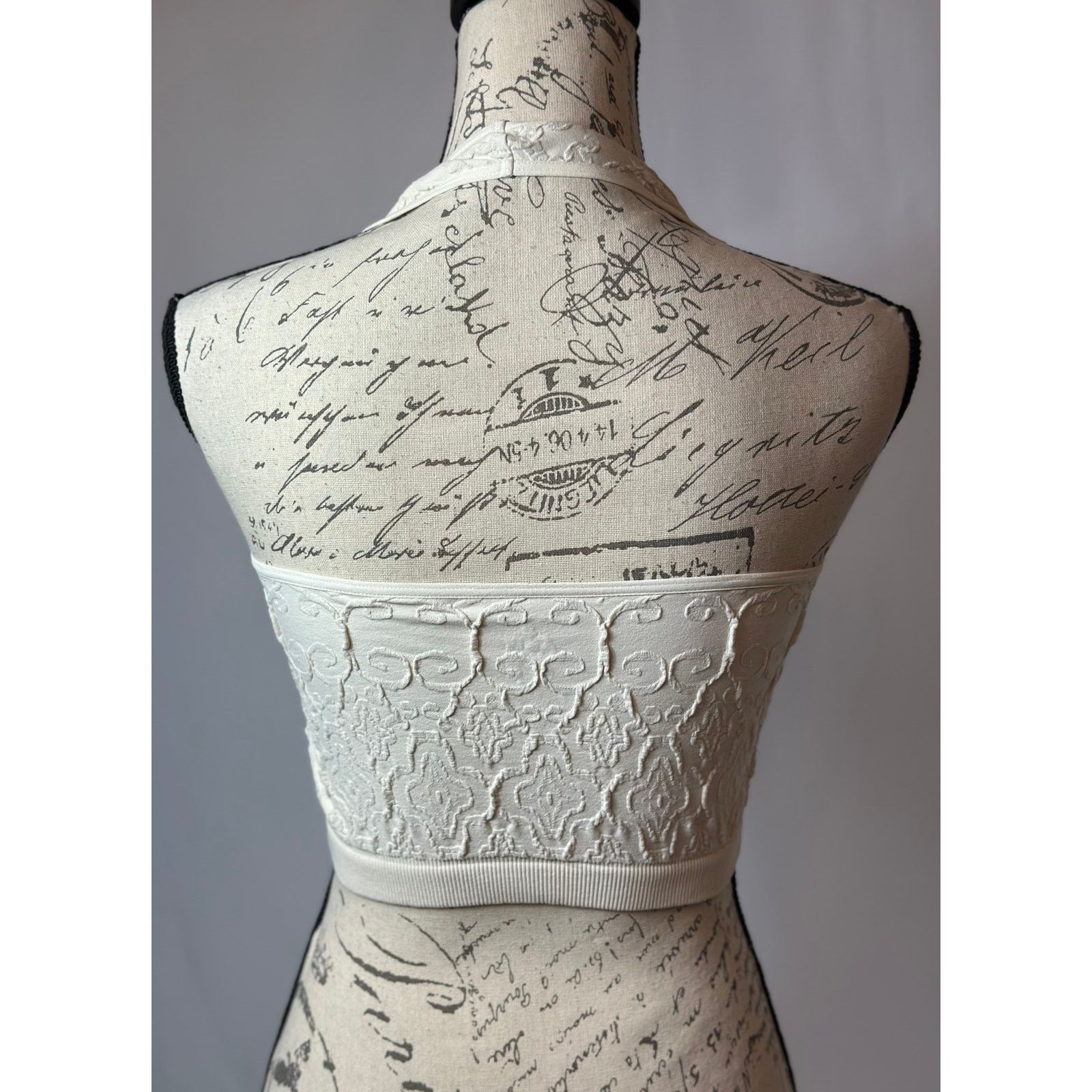BKE BKE Seamless Textured Halter Bralette Top M/L Size M / US 6-8 / IT 42-44 - 8 Thumbnail