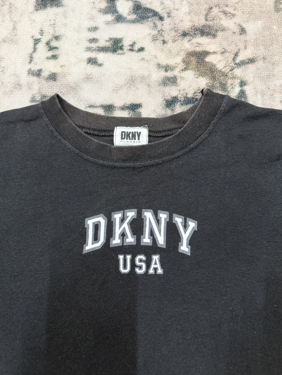DKNY × Designer × Vintage Vintage DKNY USA Round Neck Short Sleeve Tshirt Size XXS / US 00 / IT 34 - 4 Thumbnail