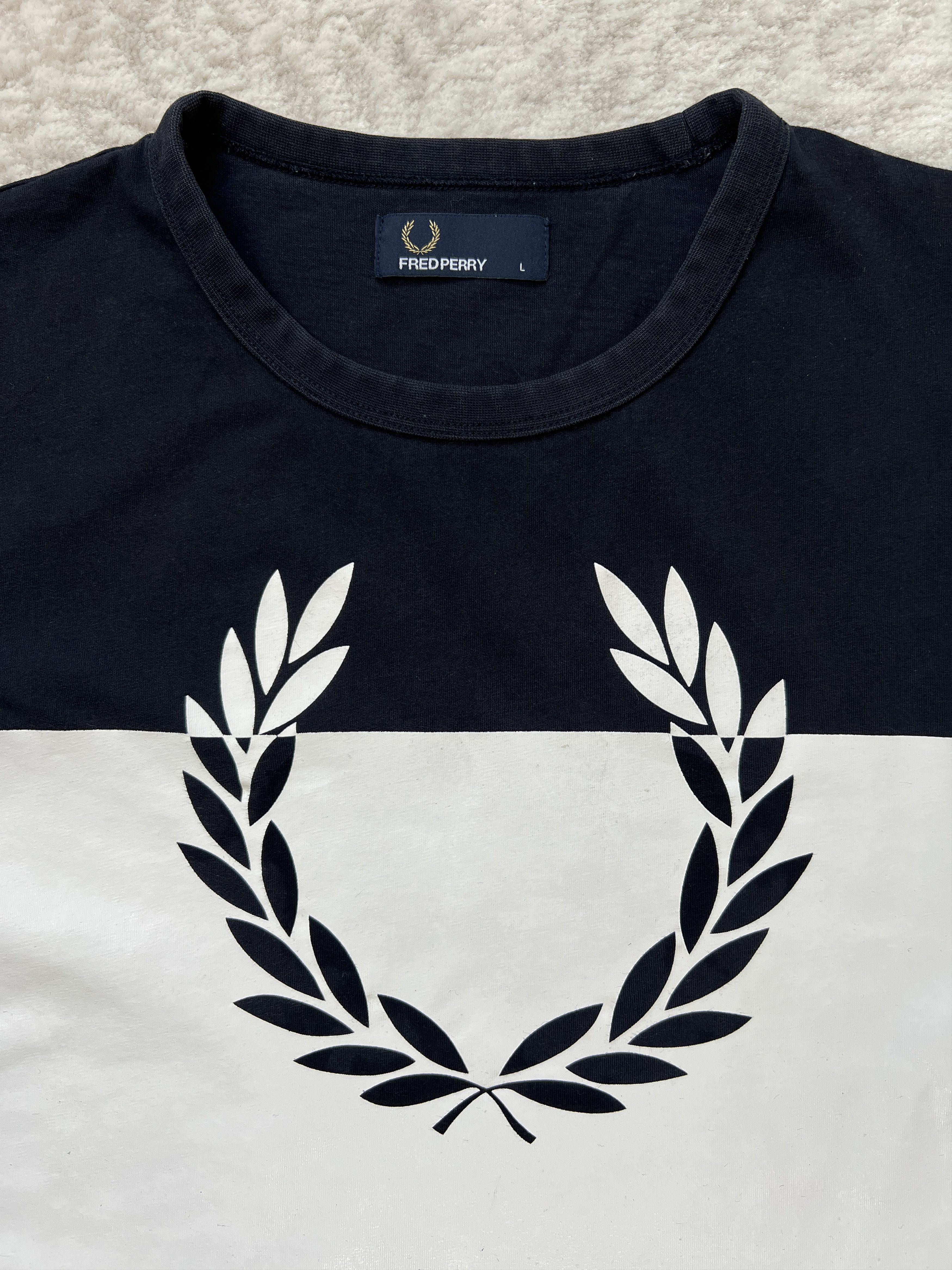 Fred Perry Fred Perry Laurel Wreath Block Panel T-Shirt L Size US L / EU 52-54 / 3 - 2 Thumbnail
