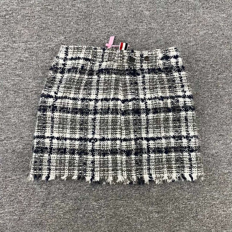 Thom Browne Thom BrowneXiaoxiangfeng knitted short skirt 2503-Nextarrow Size 26" / US 2 / IT 38 - 2 Thumbnail