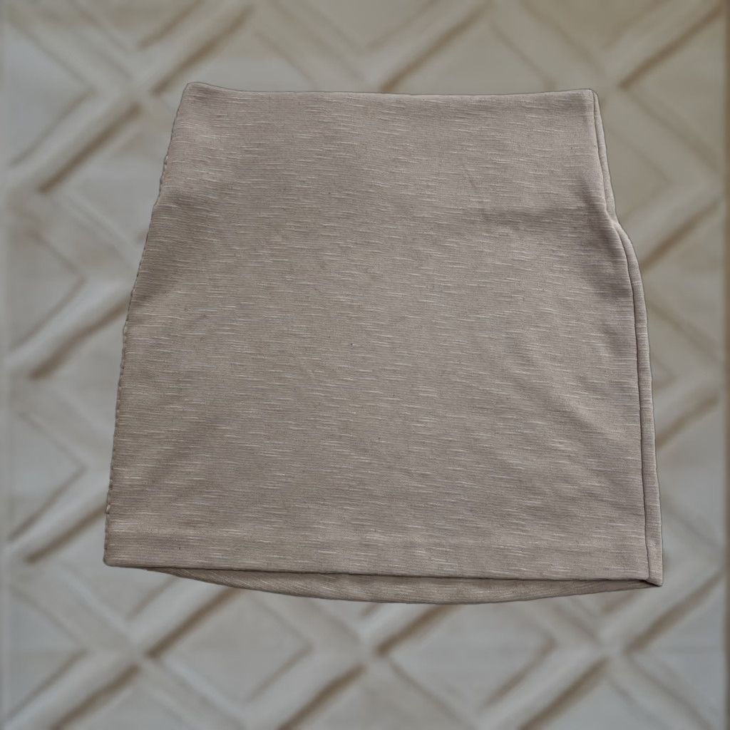 BCBGeneration BCBG Generation Mini Skirt Womens XS Beige Almond Short Stretch Solid Polyester Linen Spandex Knit Short Skirt Womens XS Beige Size 26" / US 2 / IT 38 - 1 Thumbnail