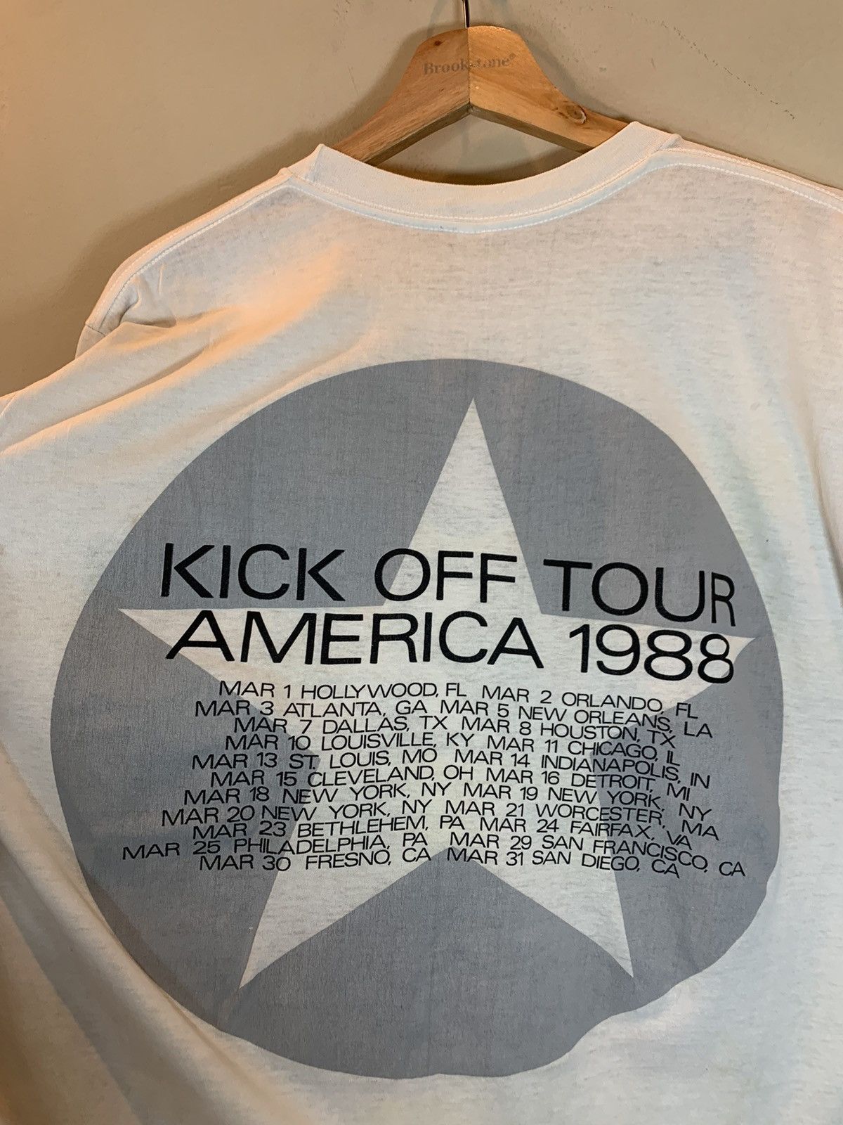 Band Tees × Vintage *RARE* Vintage 80’s INXS Kick Tour Single Stitch Band Shirt Size US L / EU 52-54 / 3 - 4 Thumbnail