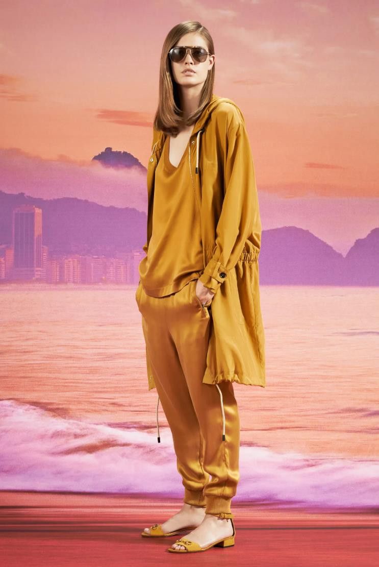 Gucci GUCCI _ ITALY _ RESORT 2014 _ UNLINED _ HOODED SILK PARKA Size L / US 10 / IT 46 - 2 Thumbnail