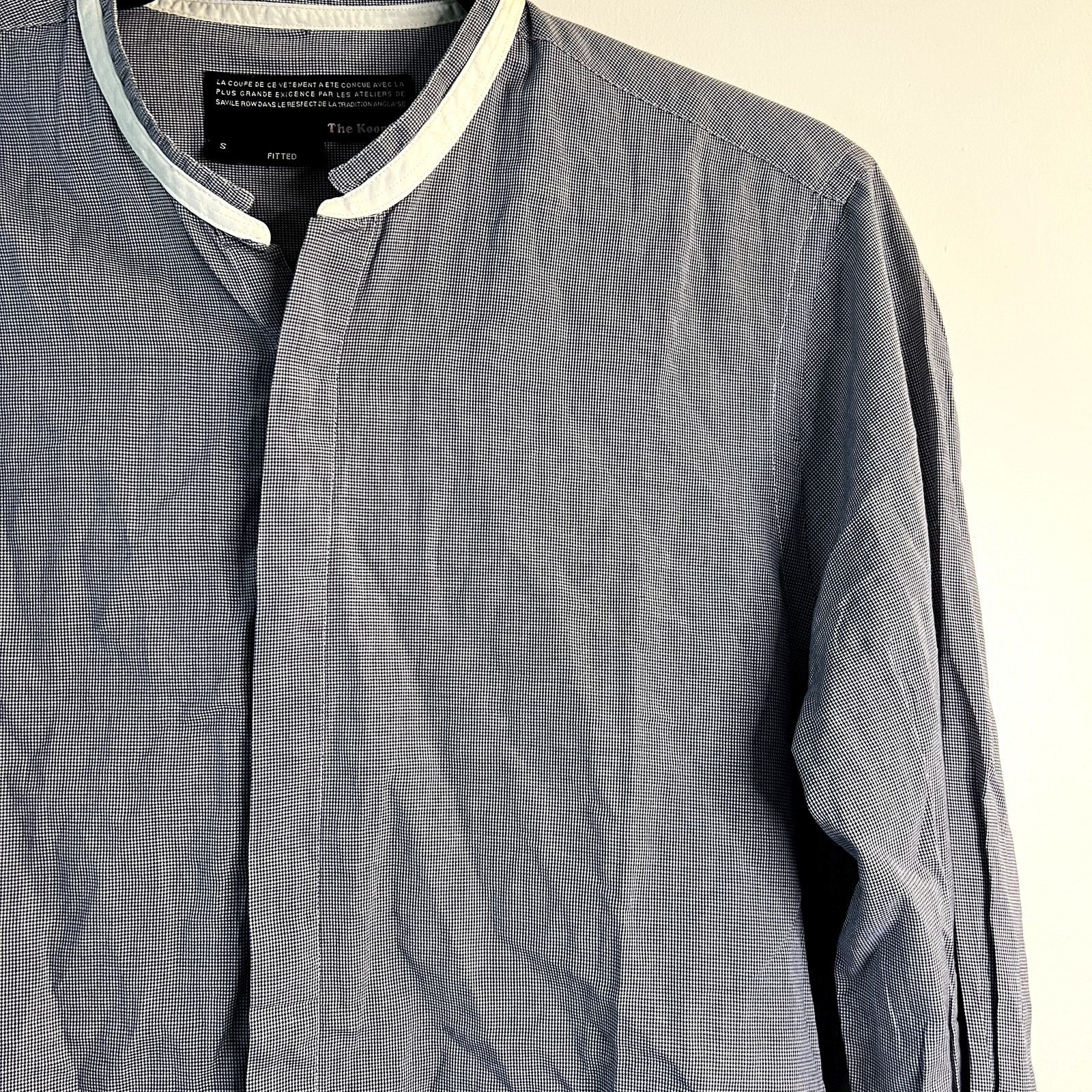 The Kooples The Kooples Fitted button down Shirt size S blue white Size US S / EU 44-46 / 1 - 3 Thumbnail