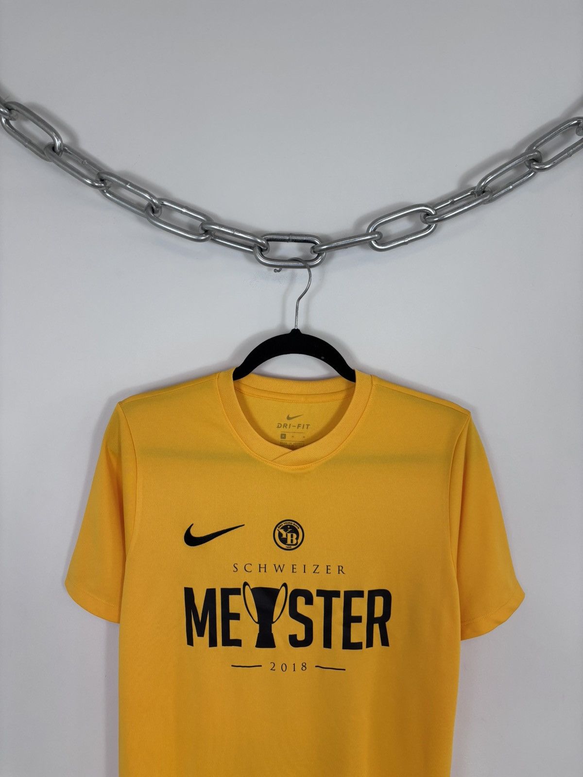 Nike Nike Young Boys Switzerland 2018 #12 Football Soccer Jersey Size US M / EU 48-50 / 2 - 3 Thumbnail