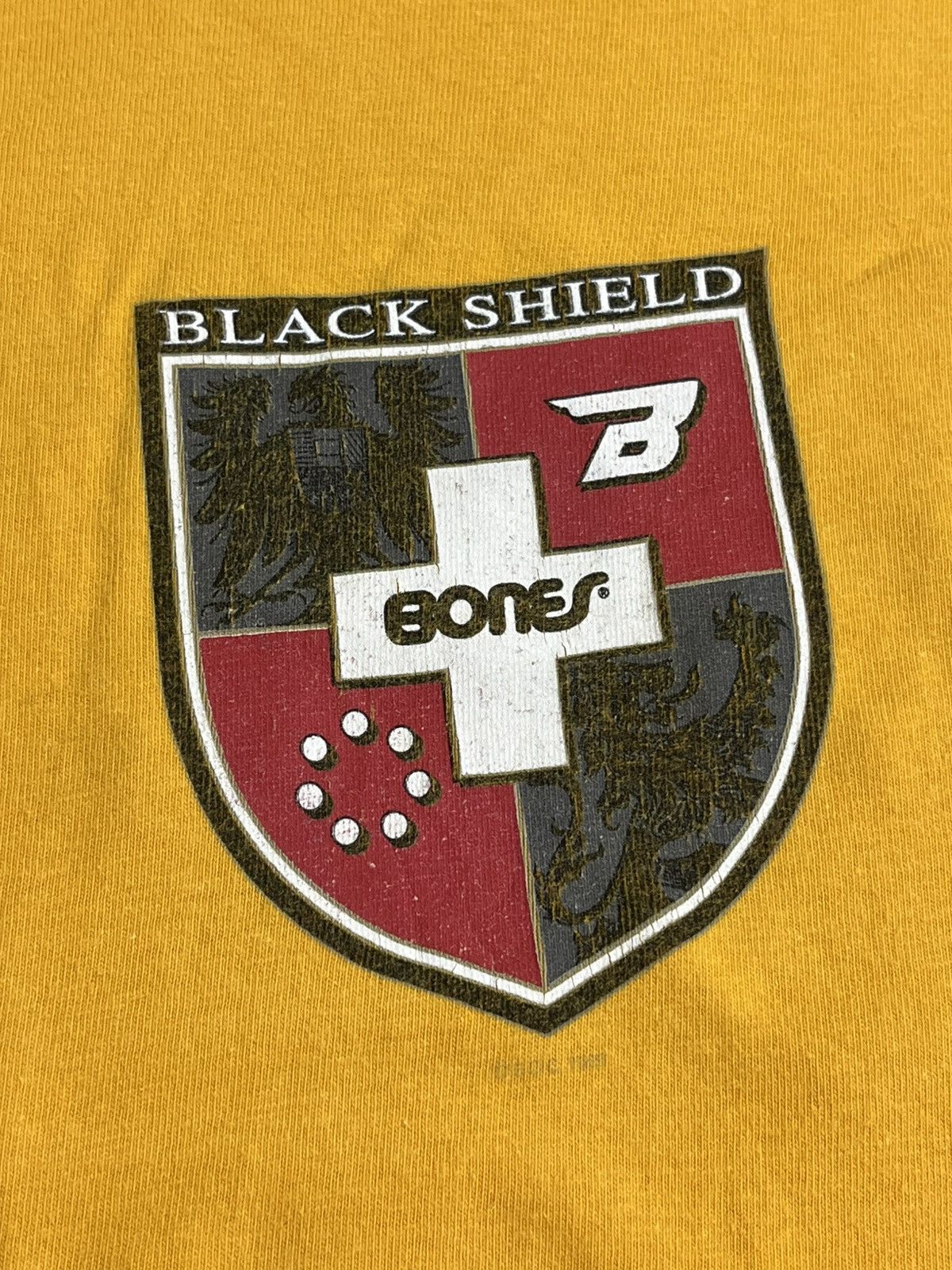 Bones Vintage Bones Black Shield Skateboard T-shirt Size US L / EU 52-54 / 3 - 5 Thumbnail
