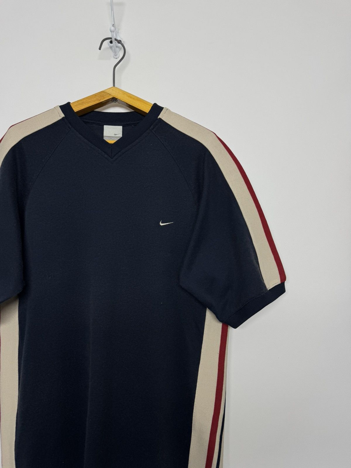 Nike Vintage Y2k Nike Swoosh Logo T-Shirt Size US S / EU 44-46 / 1 - 1 Thumbnail