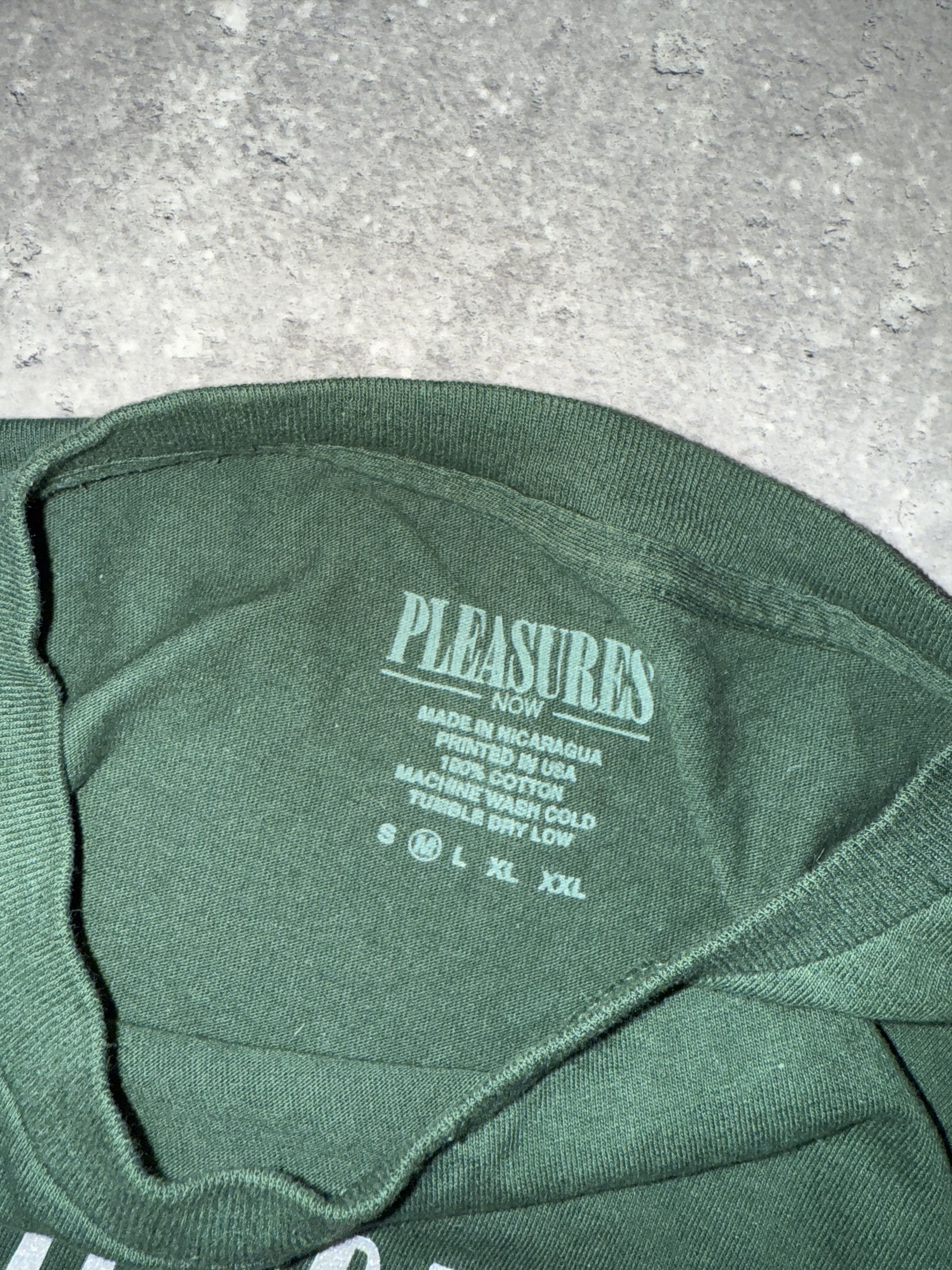 Pleasures Pleasures streetwear tee boxy swag Size US M / EU 48-50 / 2 - 3 Thumbnail